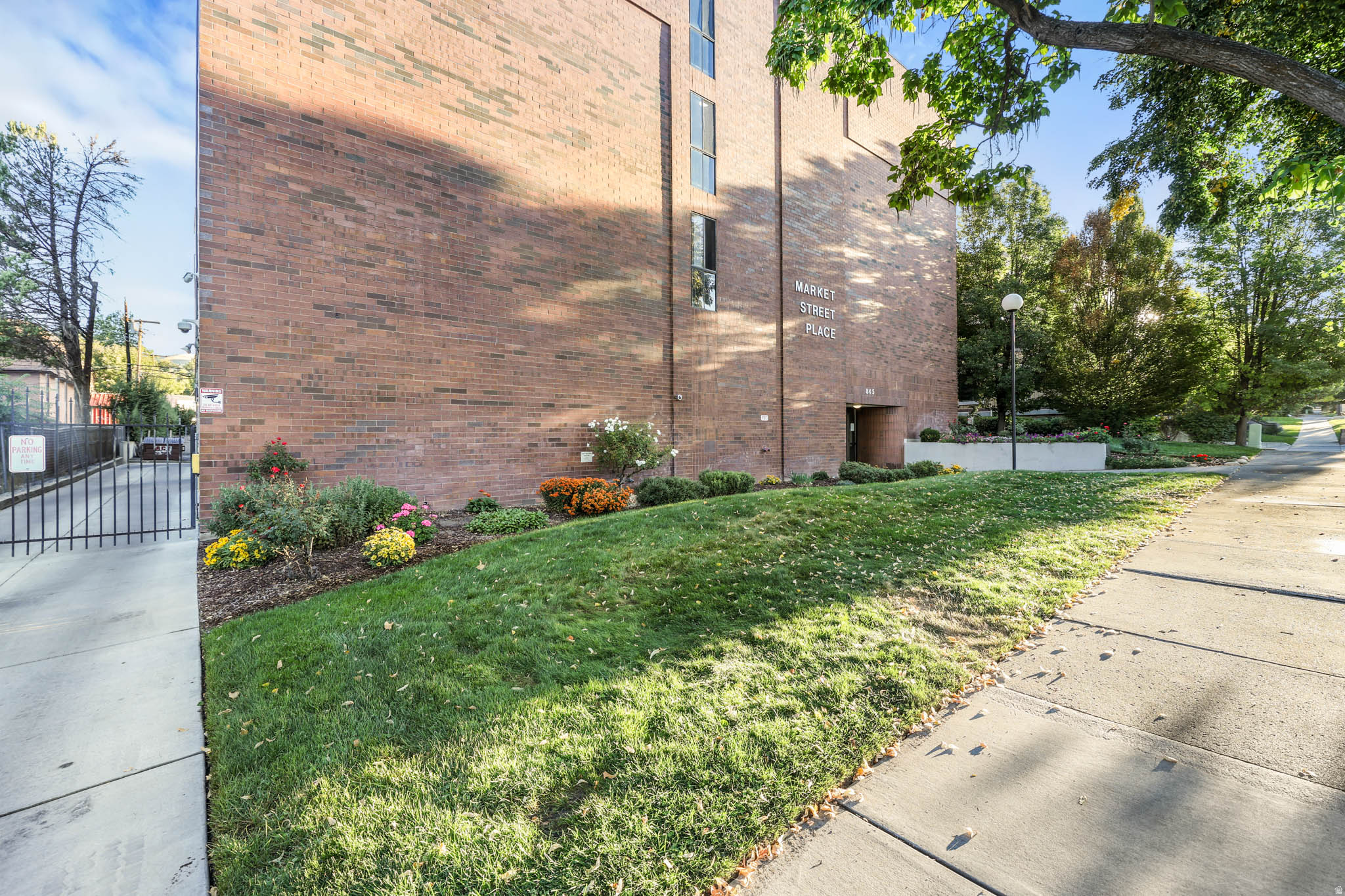 MARKET STREET PLACE CONDOS - Residential