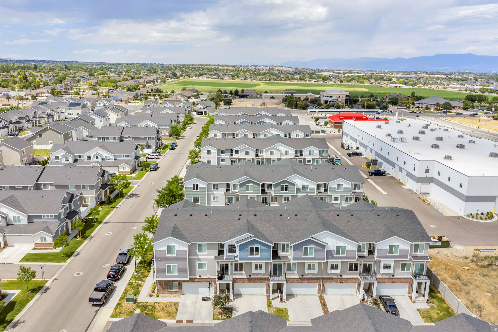 PARKSIDE - Residential