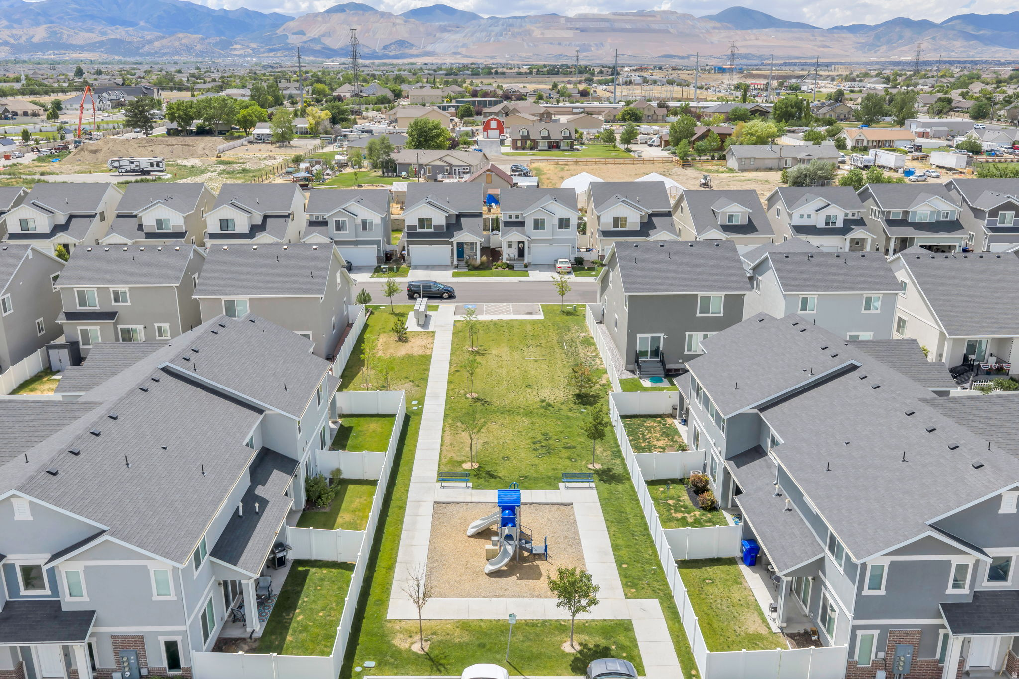 PARKSIDE - Residential