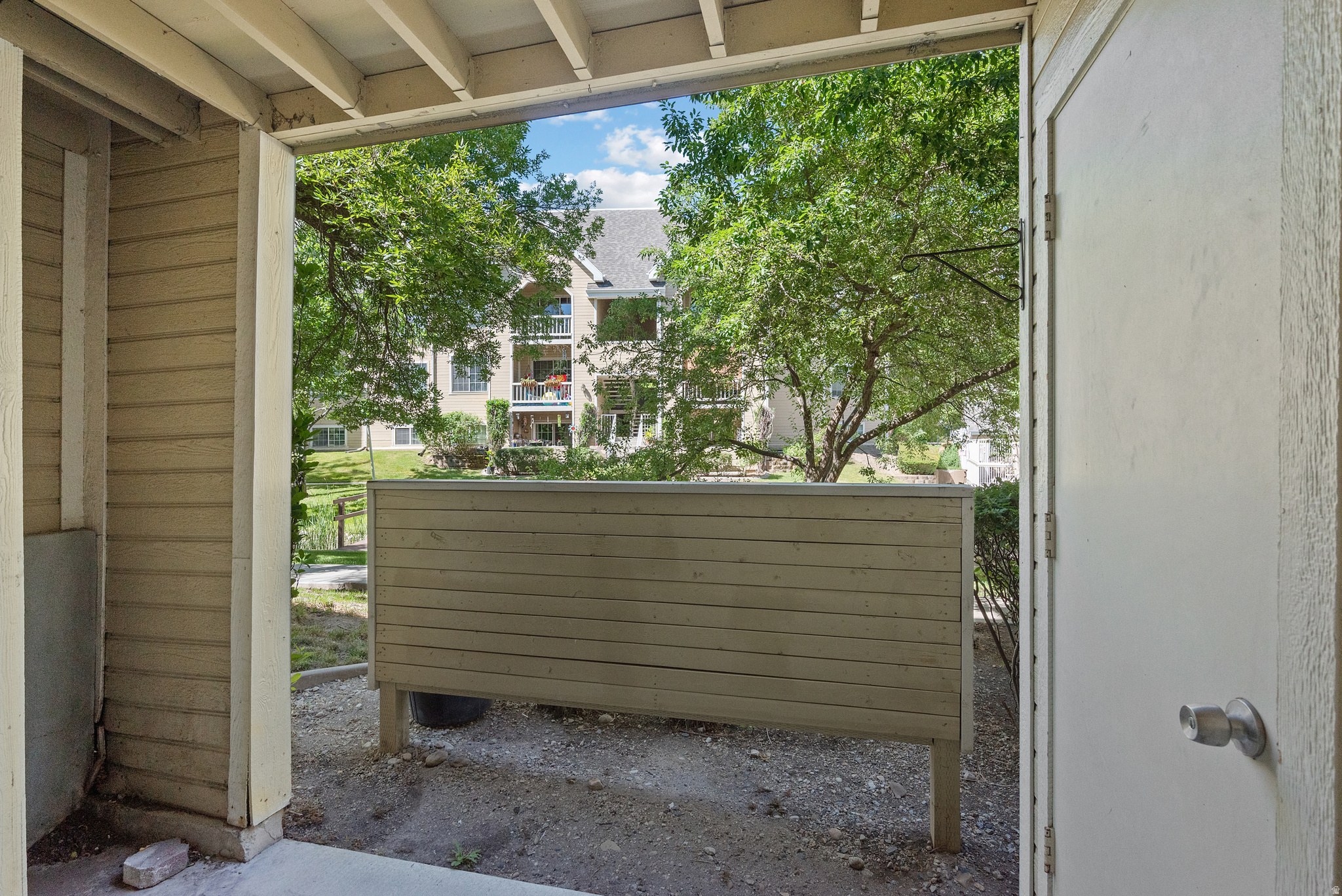WATERSIDE CONDMN - Residential