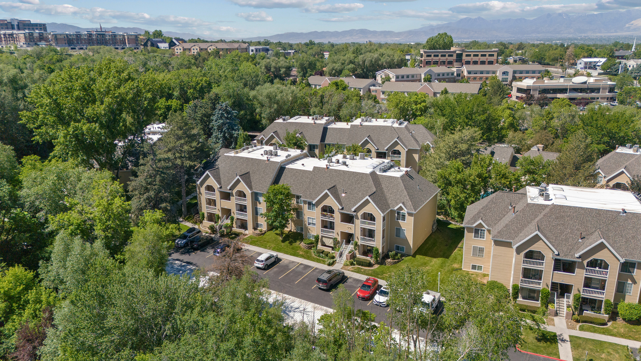 WATERSIDE CONDMN - Residential