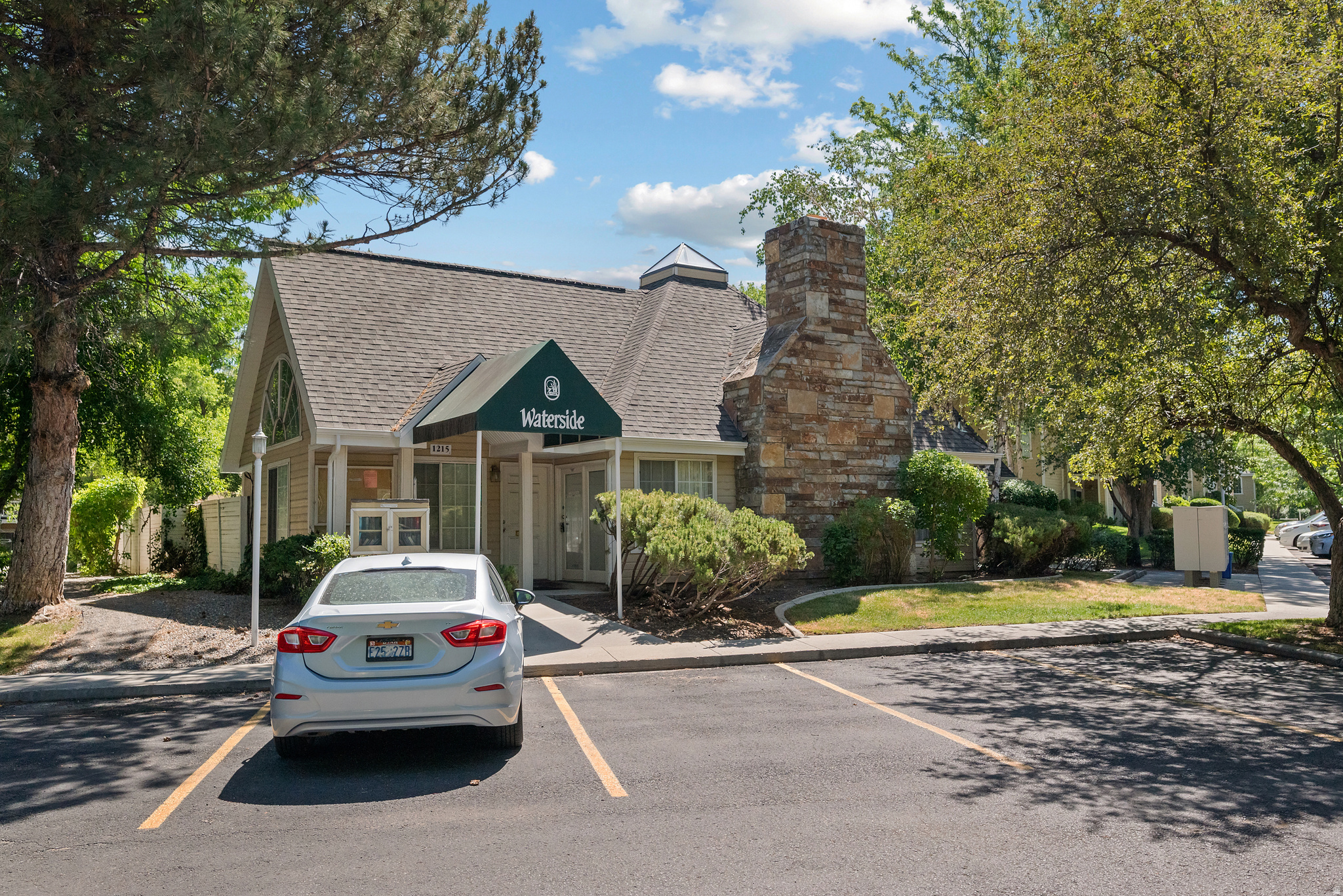 WATERSIDE CONDMN - Residential