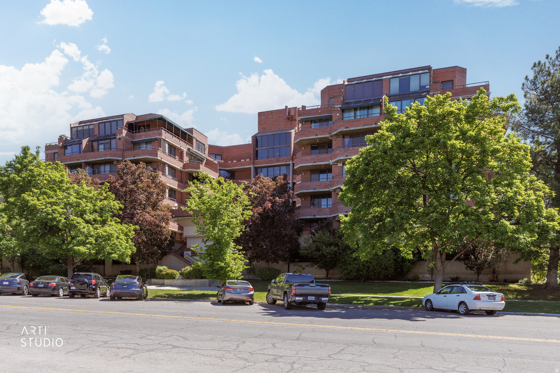 ARLINGTON PLACE - Residential