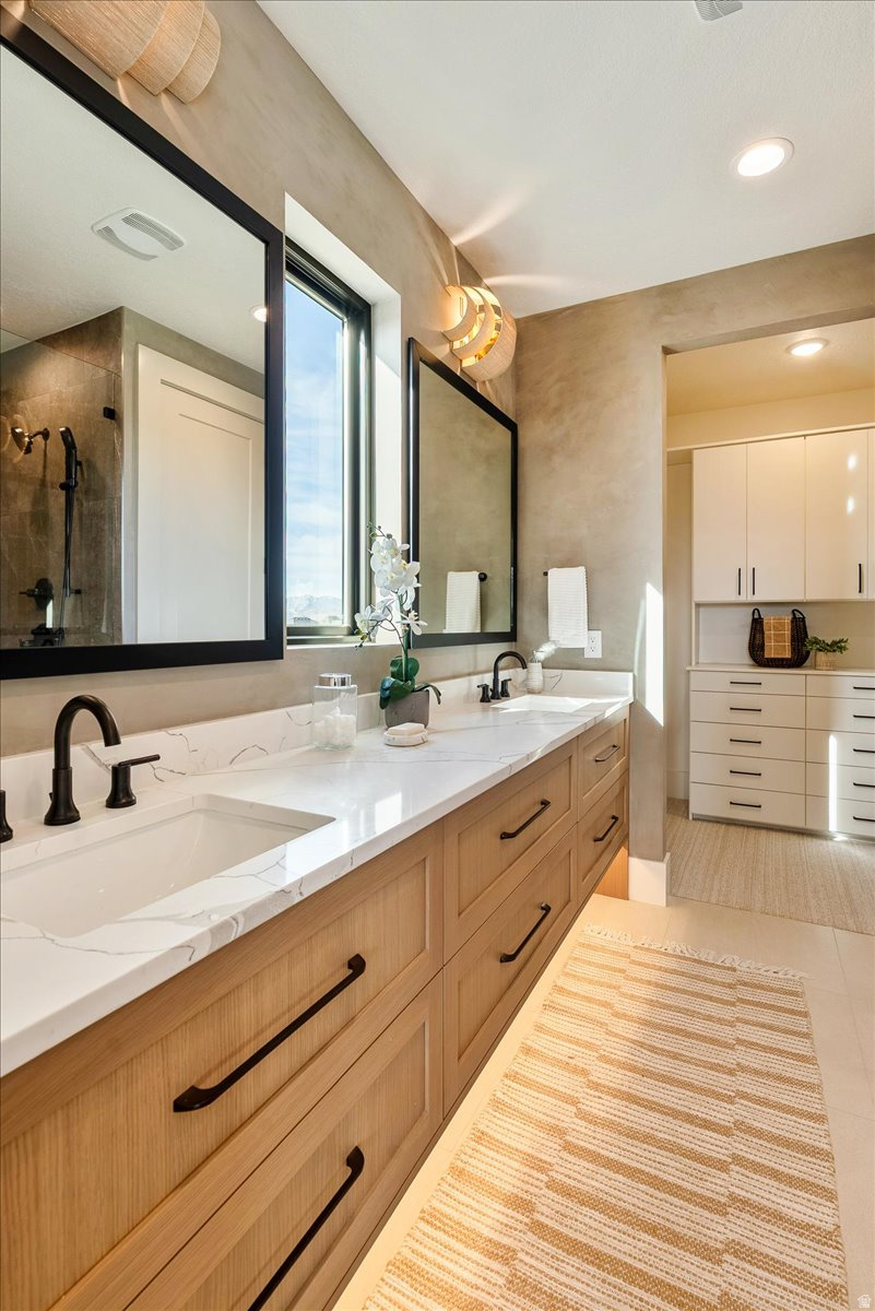 CENTER POINTE TOWNHOMES - Residential