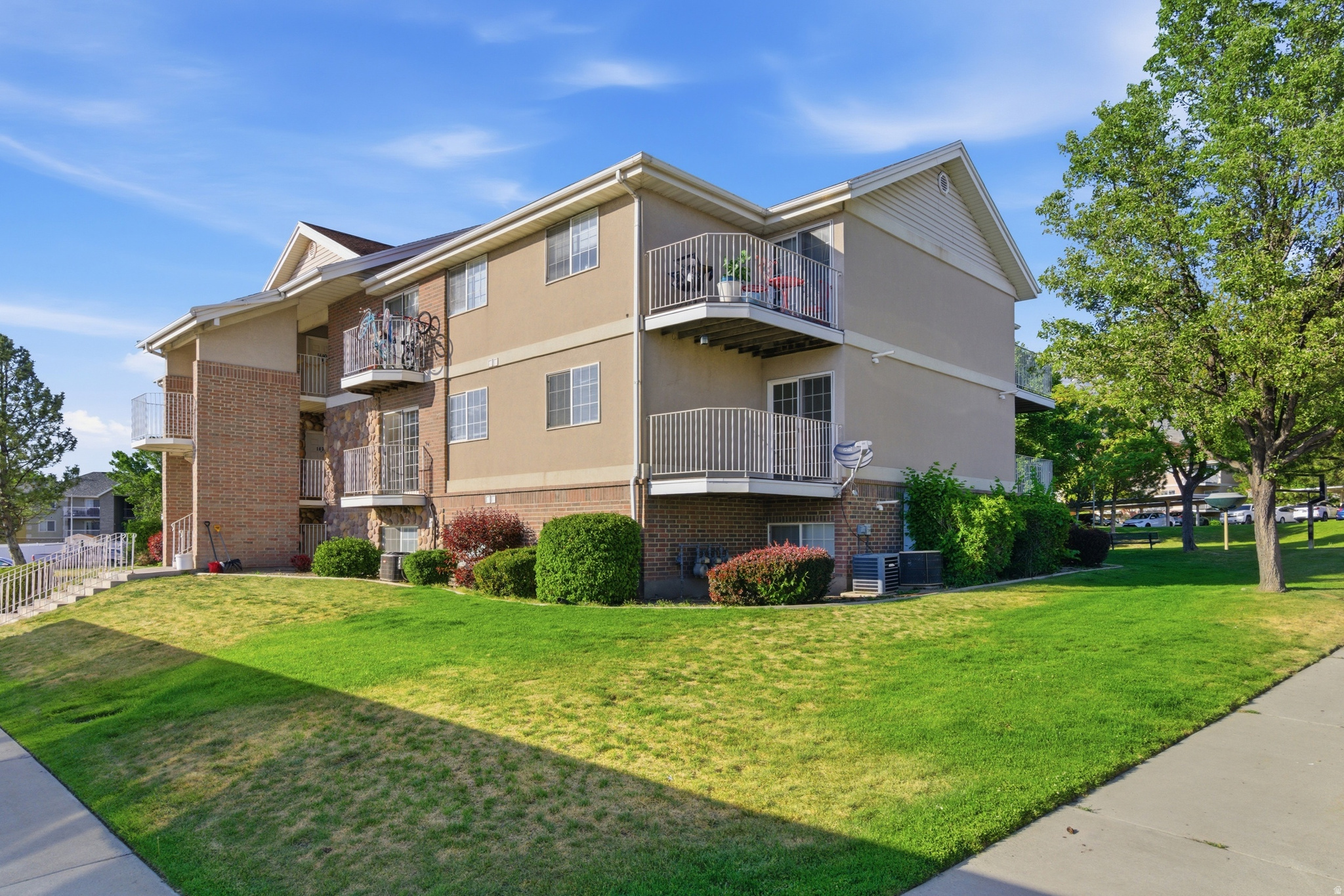 STONEBROOK CONDO - Residential