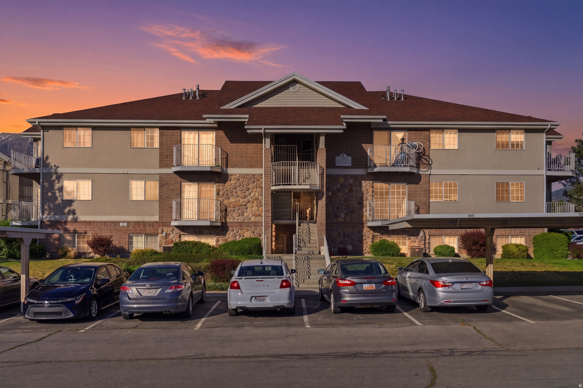 STONEBROOK CONDO - Residential