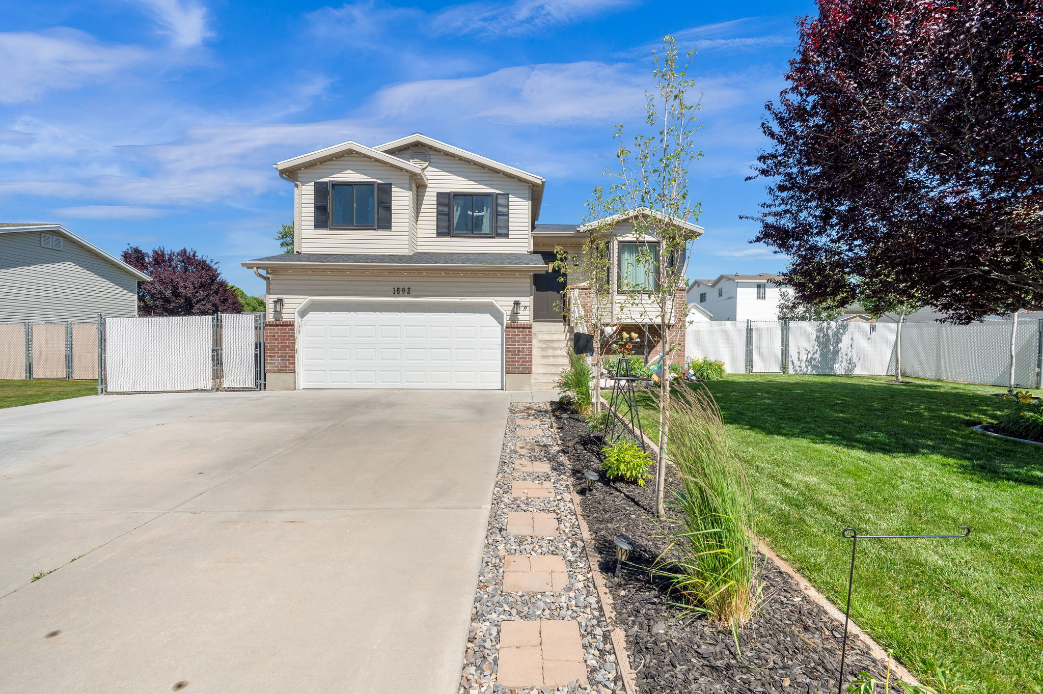 EAST MEADOWS ESTATES - Residential