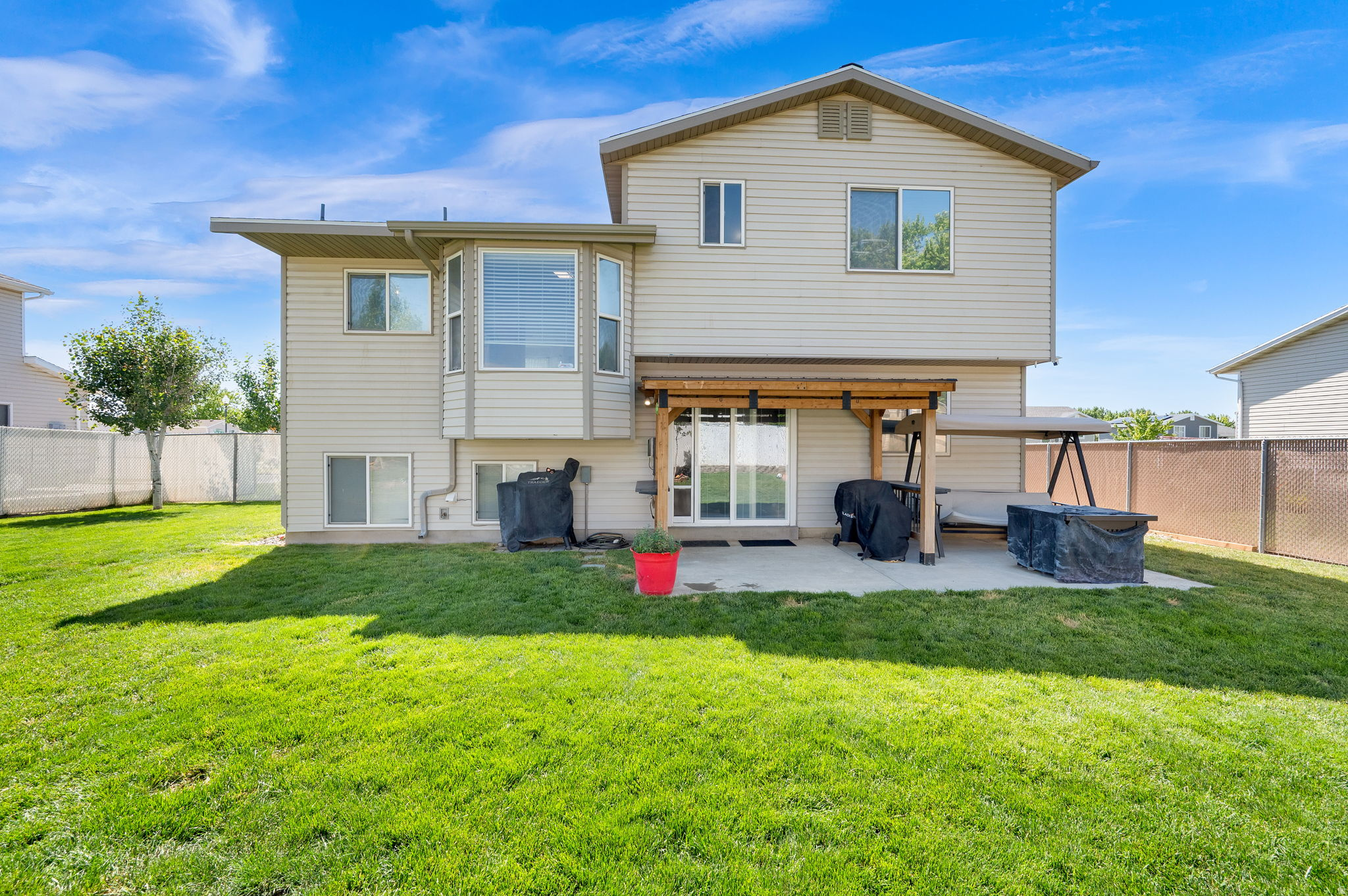 EAST MEADOWS ESTATES - Residential