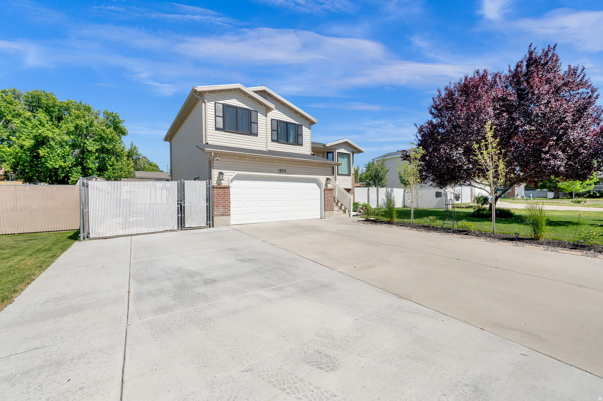EAST MEADOWS ESTATES - Residential
