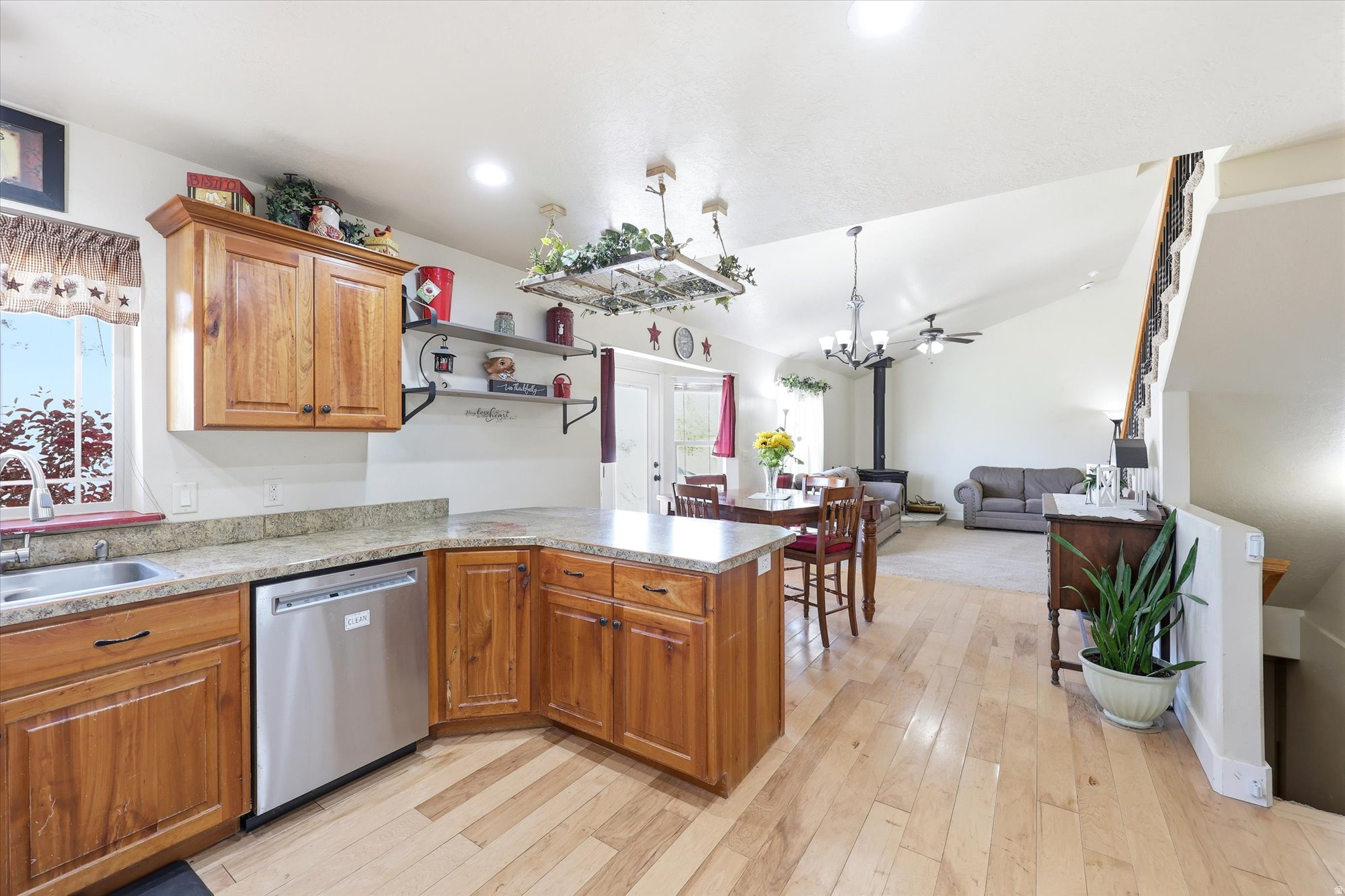 LAKE VIEW ESTATES - Residential