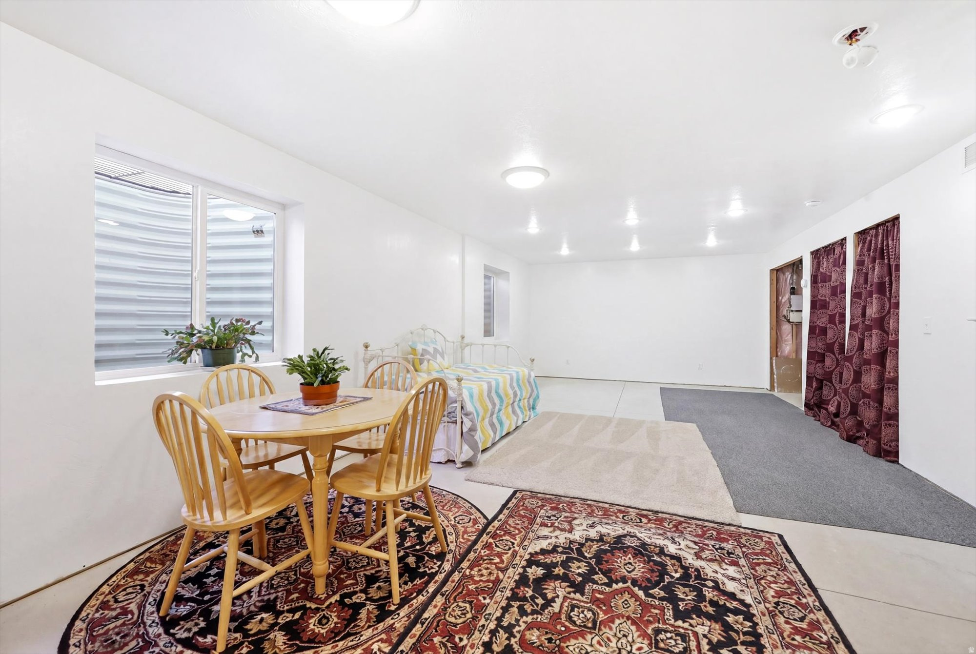 LAKE VIEW ESTATES - Residential