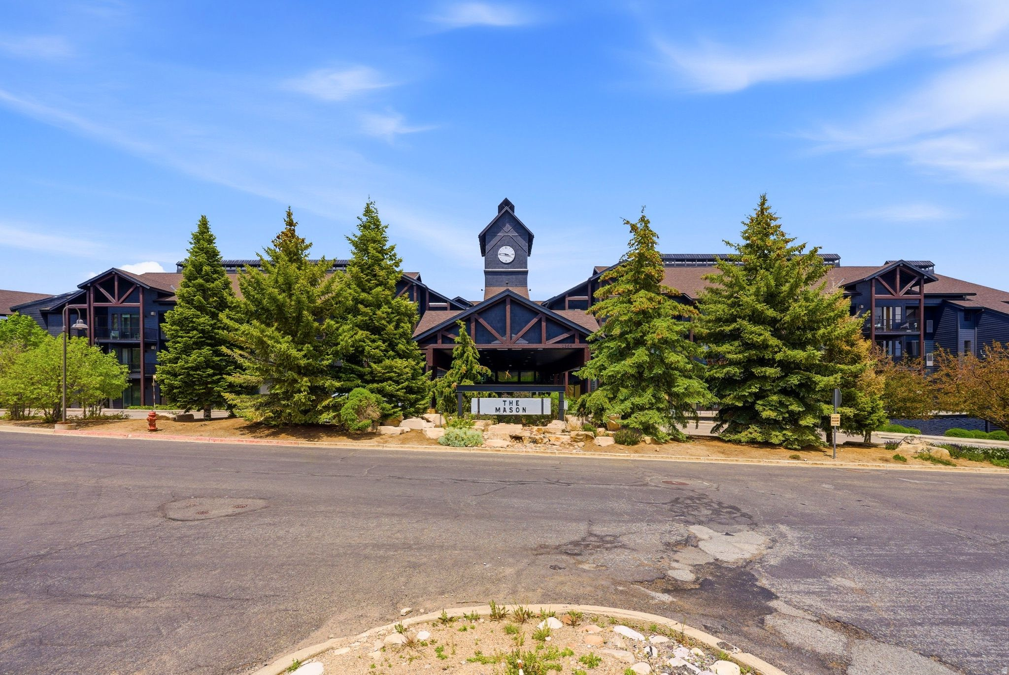 Recently updated one-bedroom, two-bathroom condo featuring a full kitchen and an open, light-filled living space. Relax on your private deck with views toward the Deer Valley slopes. The residence includes additional personal storage and a dedicated gear locker located just outside the unit for easy, everyday access. This updated unit is located within the original Lodge at Stillwater Building now the Mason. This allows they buyers to enjoy the updated interiors and fantastic views of the Deer Valley East Village. The Mason, formerly known as The Lodge at Stillwater, is undergoing a comprehensive renovation, including new modern finishes, planned on-site food and beverage offerings, including a future restaurant and bar, are anticipated. The property is situated near the shores of the Jordanelle Reservoir and directly across the highway from Deer Valley East Village, providing exceptional access to world-class skiing, year-round recreation, and everything Park City has to offer. From hiking and biking trails to golf, boating, fly fishing on the Provo River, and Park City's iconic Main Street, this location delivers true four-season living. Current shared amenities available to owners and guests include a large outdoor heated swimming pool, multiple year-round hot tubs, a fitness center, game room, laundry facilities, bike storage, and a year-round onsite outfitter.