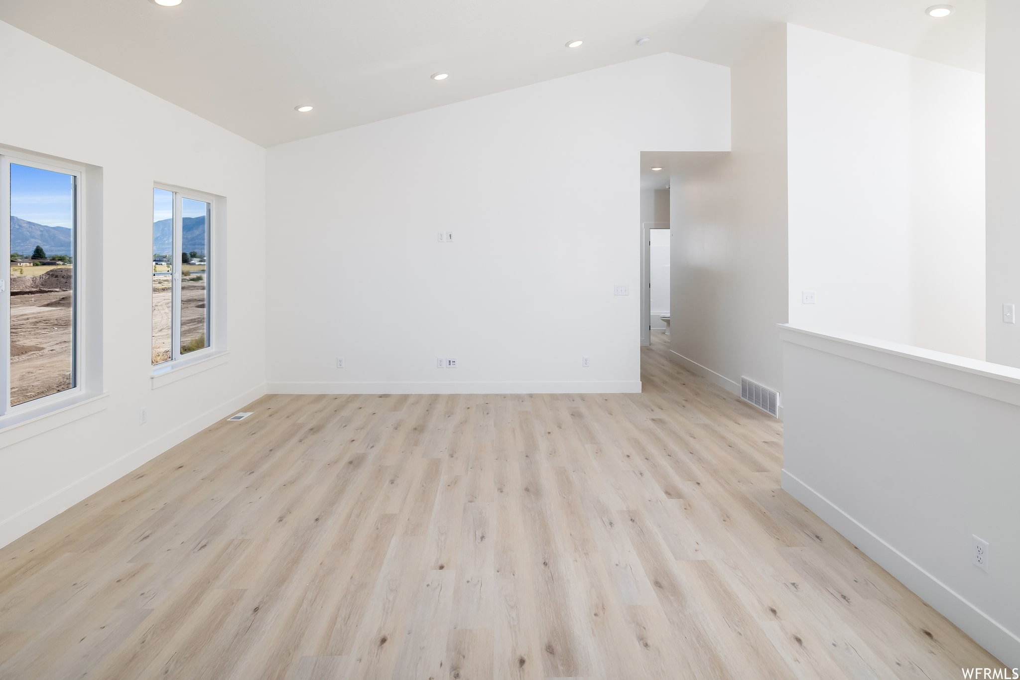 MT STERLING FARMS - Residential