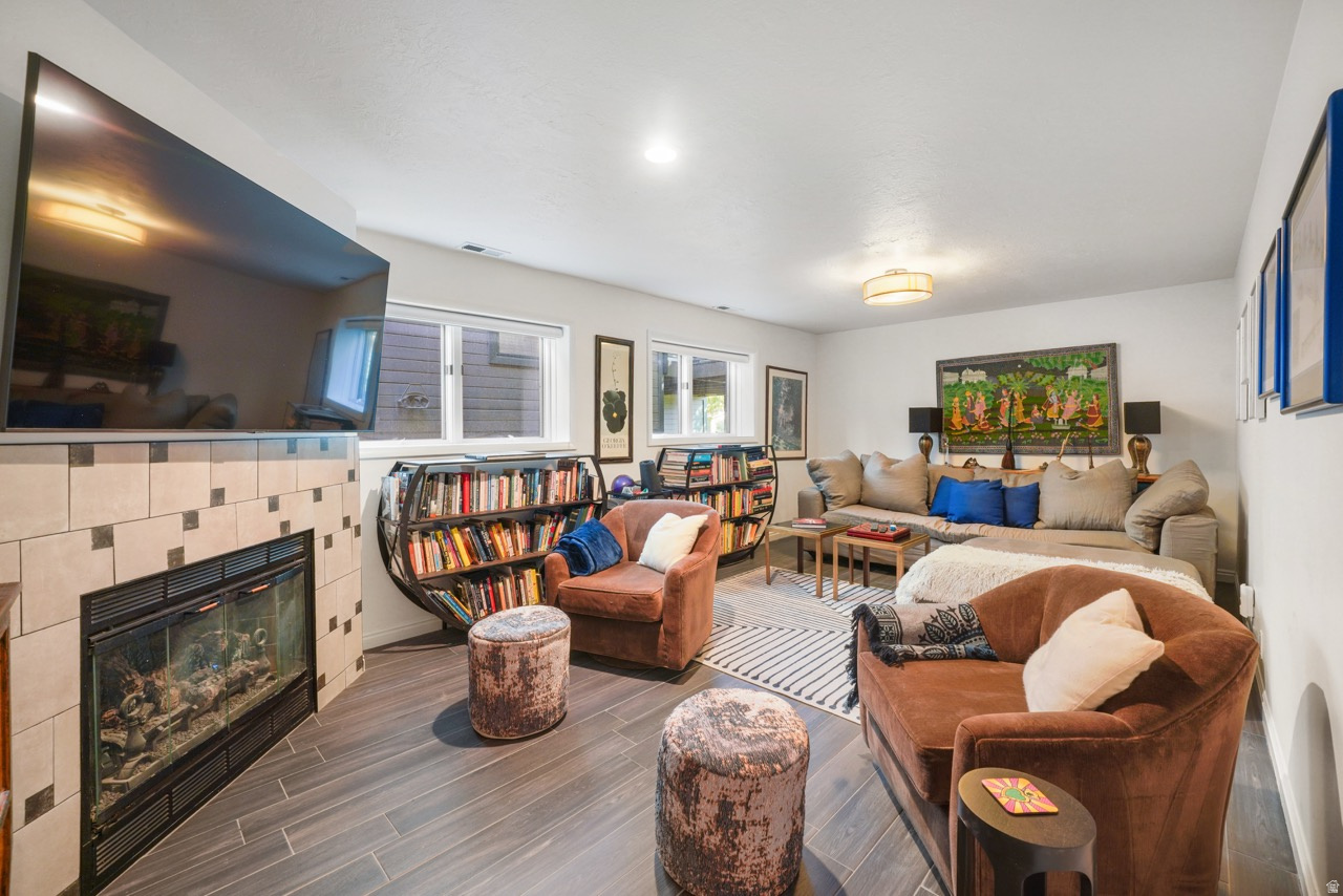 SILVER SPRINGS - Residential
