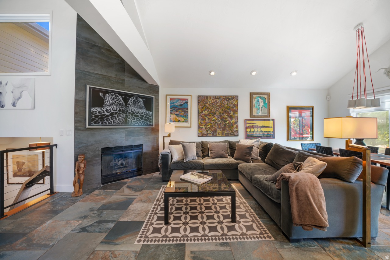 SILVER SPRINGS - Residential