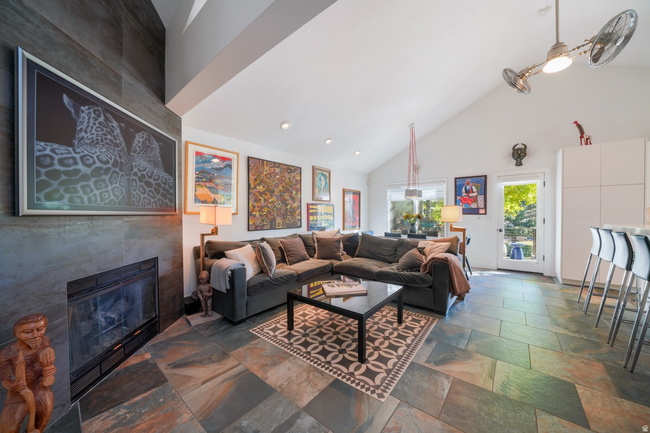 SILVER SPRINGS - Residential