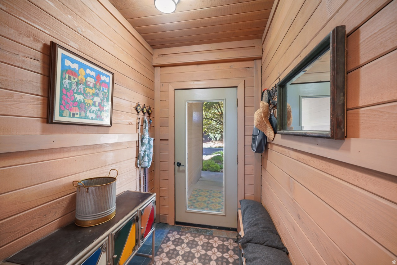 SILVER SPRINGS - Residential