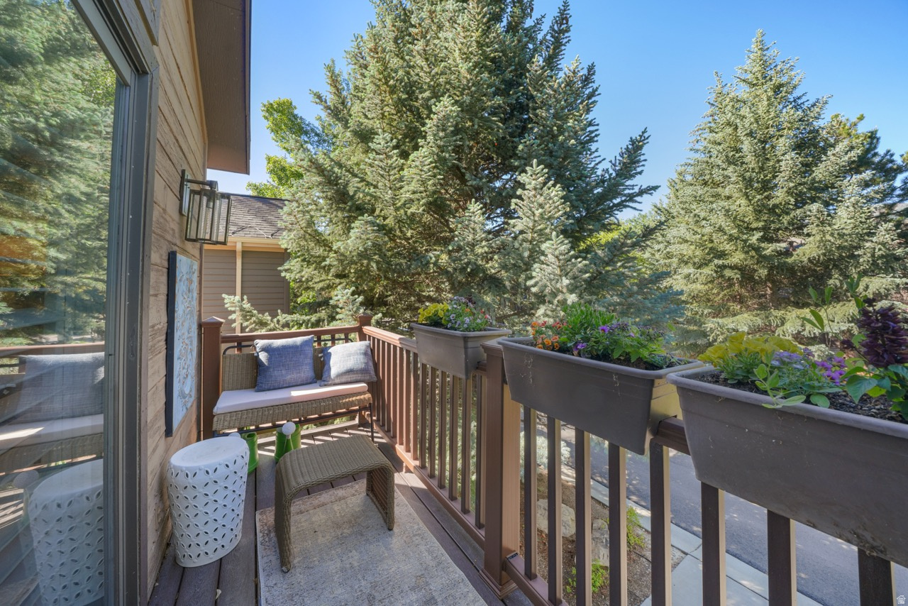 SILVER SPRINGS - Residential