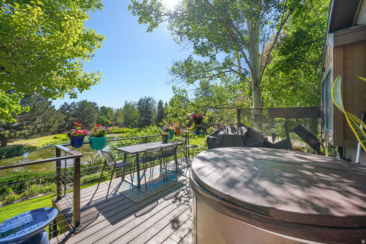 SILVER SPRINGS - Residential