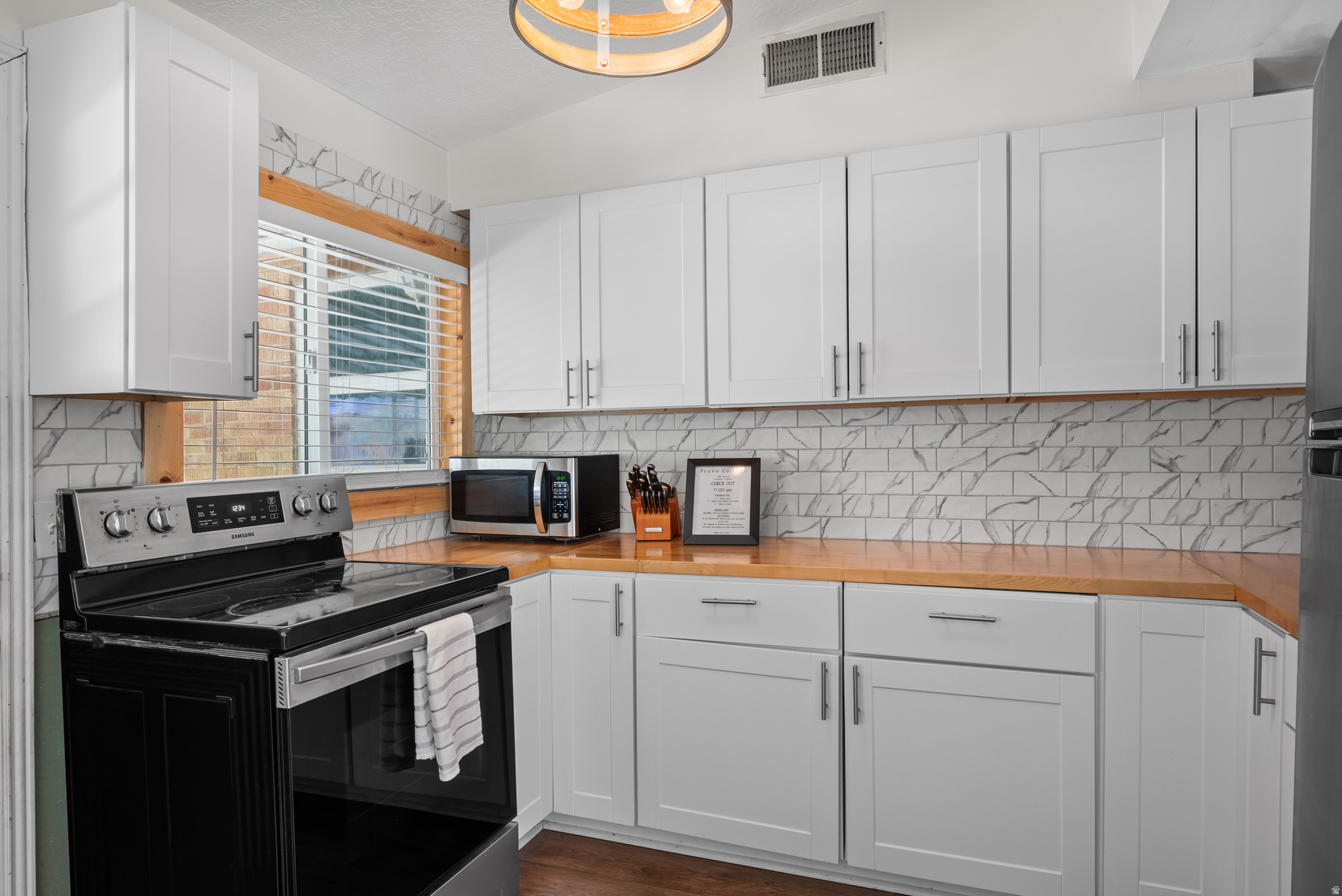NORTH UNIVERSITY - Residential