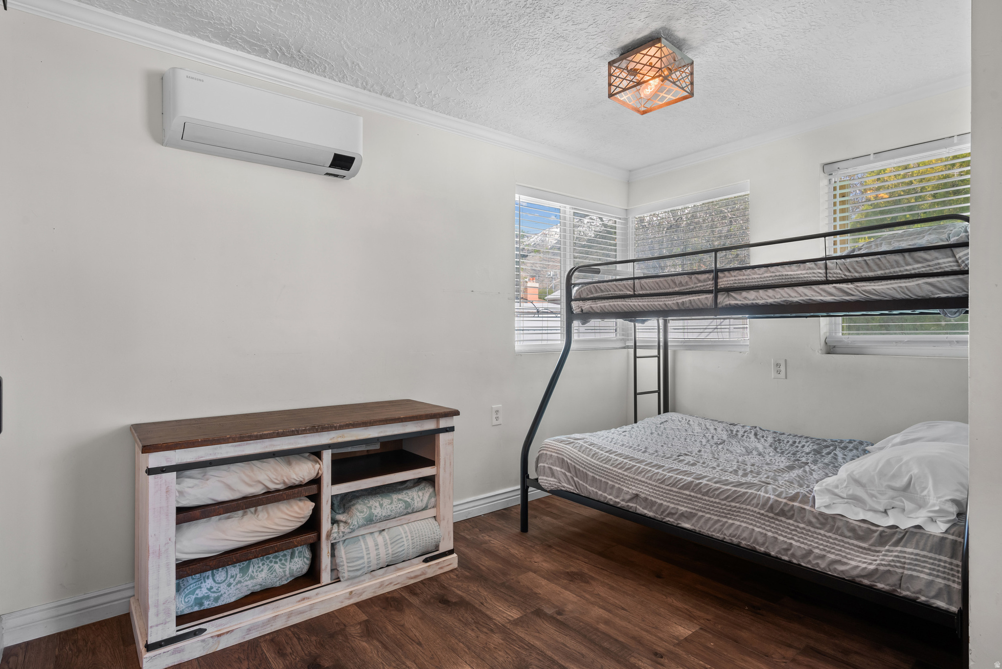 NORTH UNIVERSITY - Residential