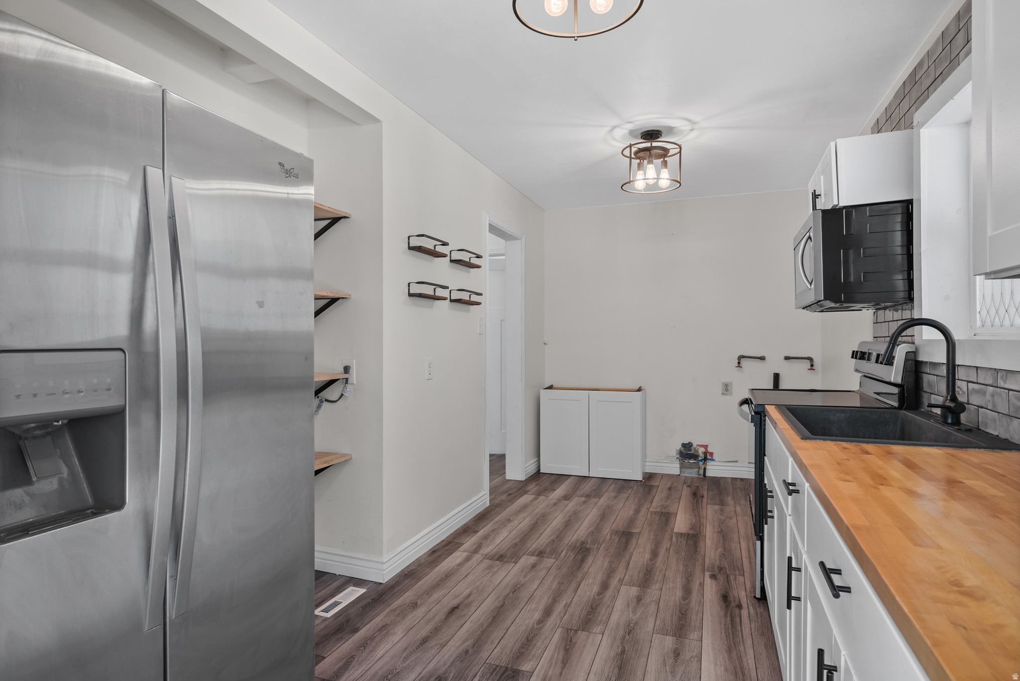 NORTH UNIVERSITY - Residential