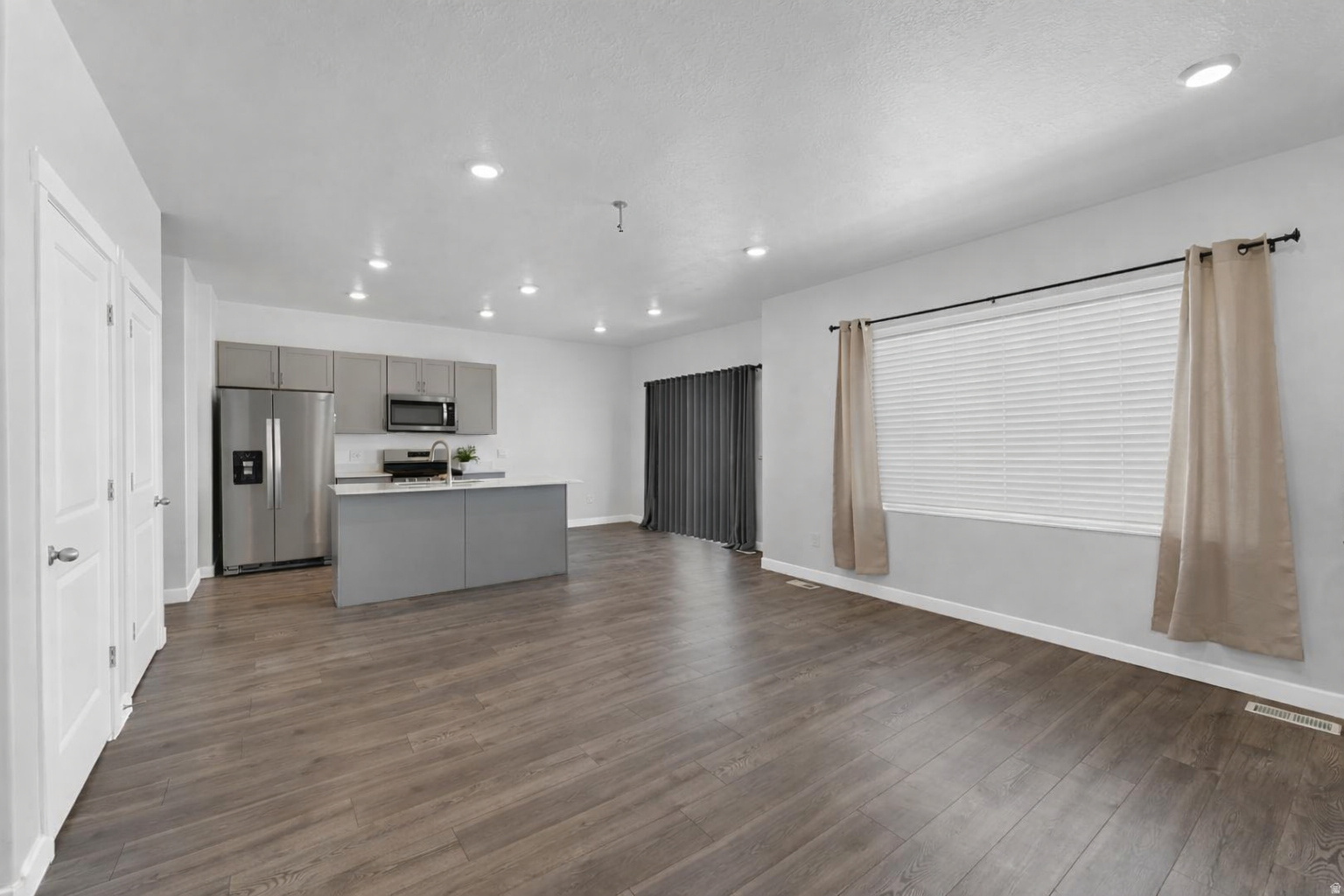 FOOTHILL VILLAGE - Residential