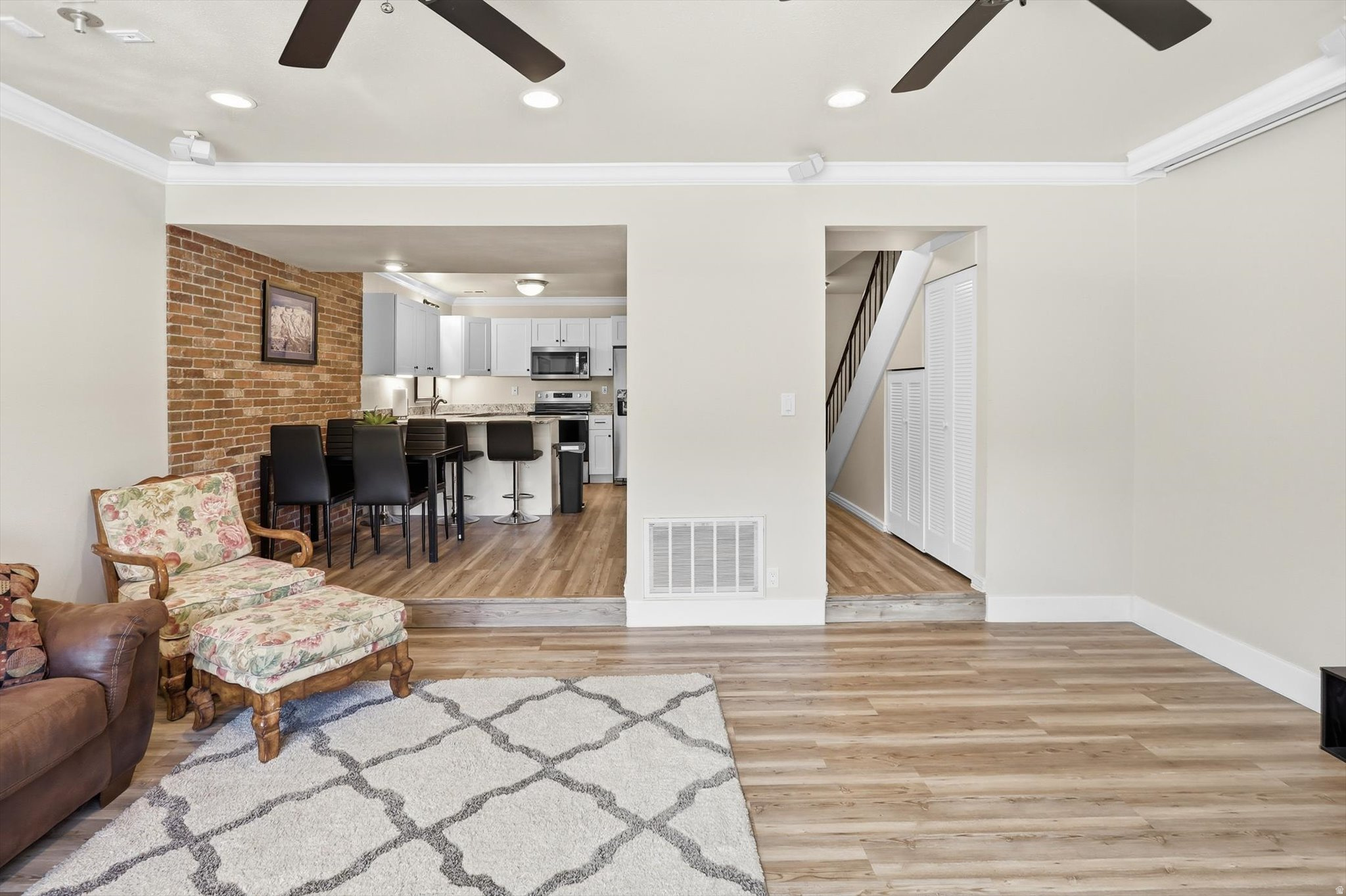 ROYAL OAKS - Residential