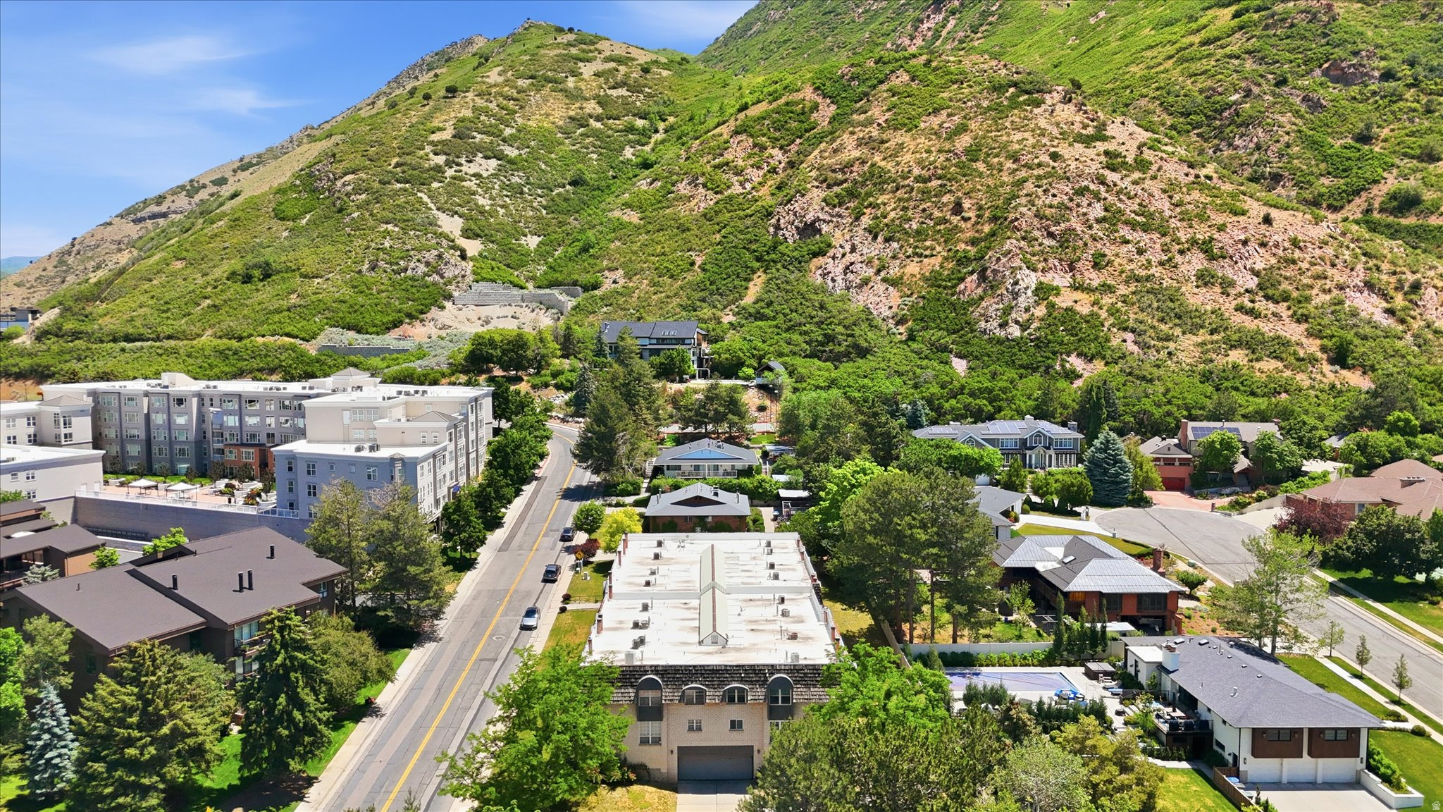 ROYAL OAKS - Residential