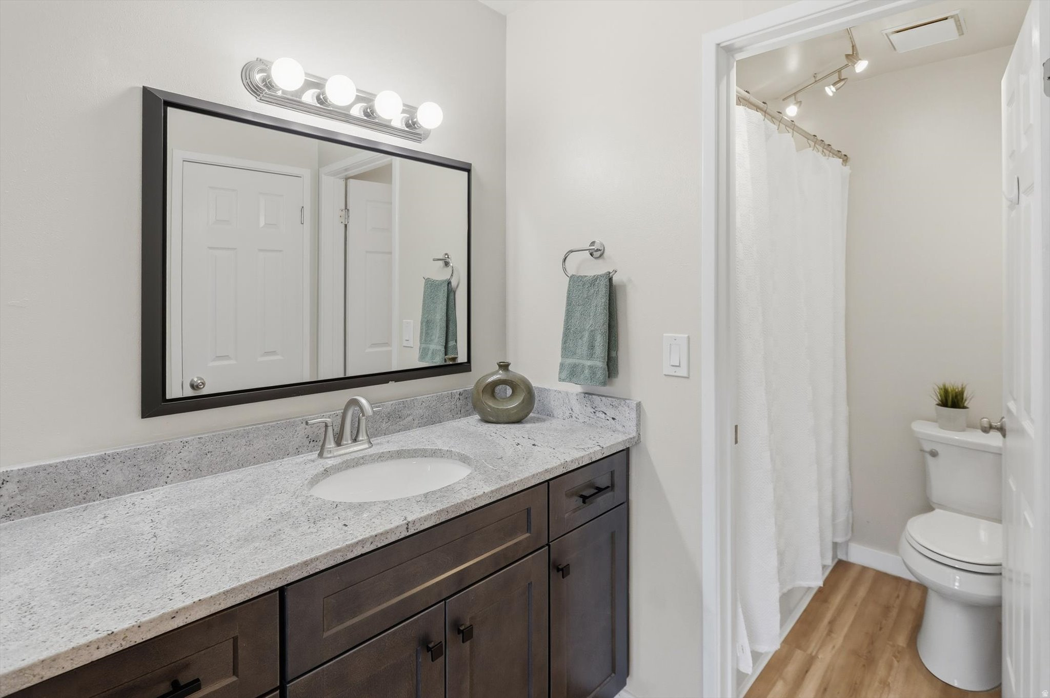 ROYAL OAKS - Residential