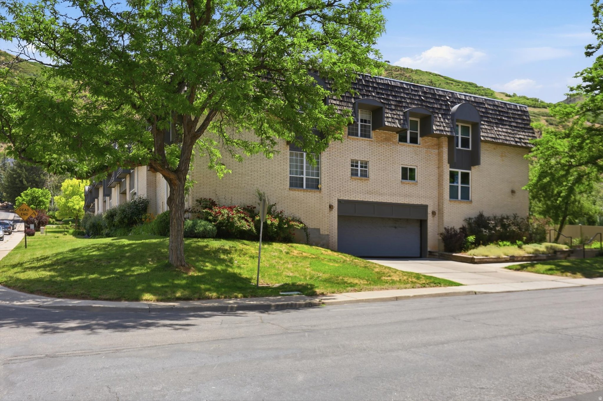 ROYAL OAKS - Residential