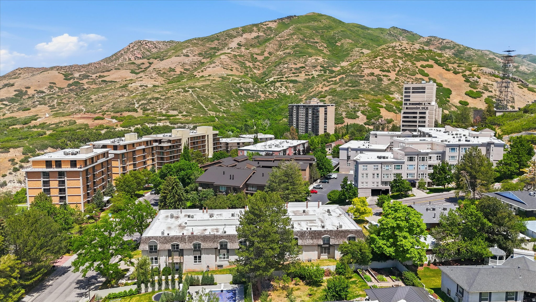 ROYAL OAKS - Residential