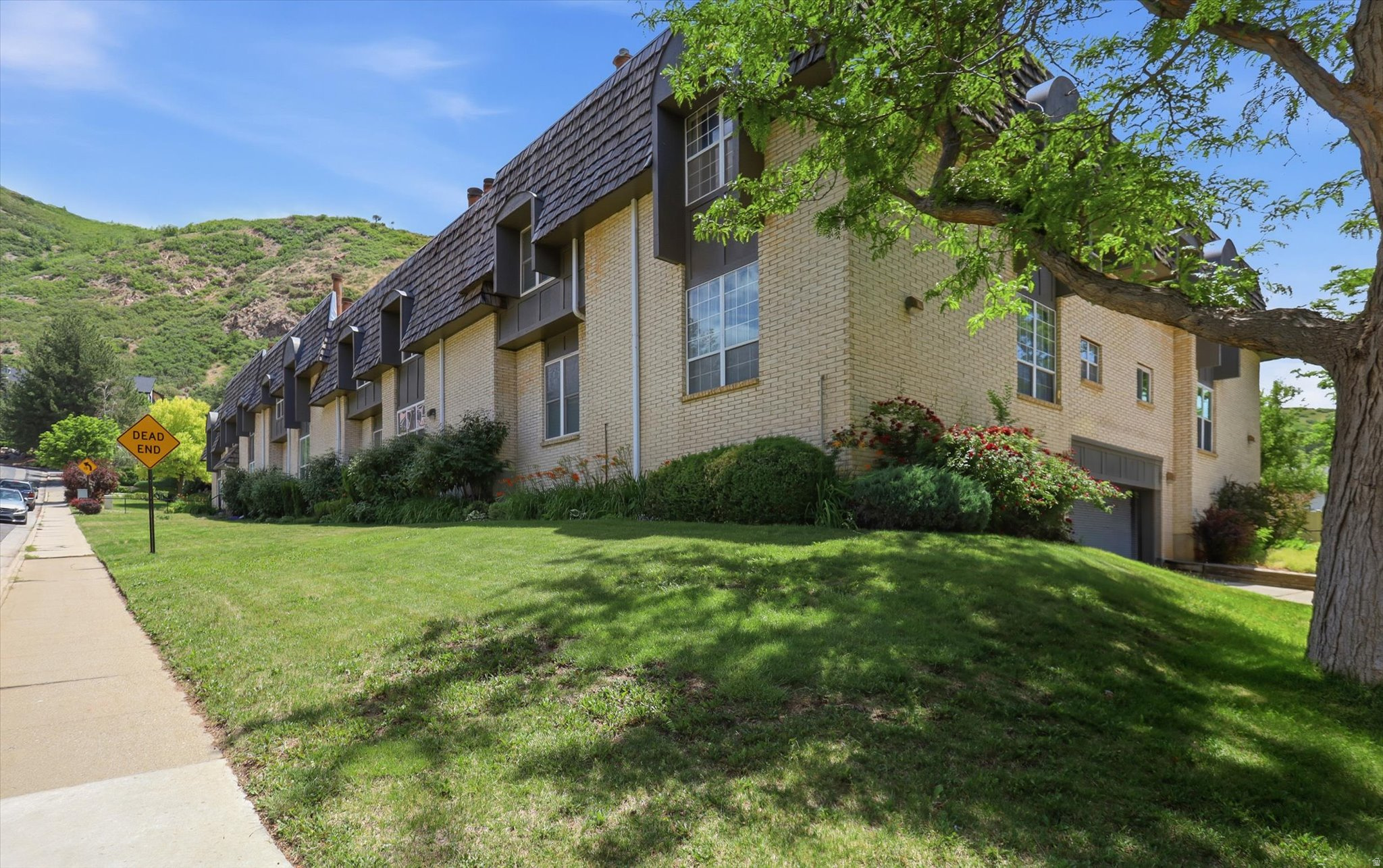 ROYAL OAKS - Residential