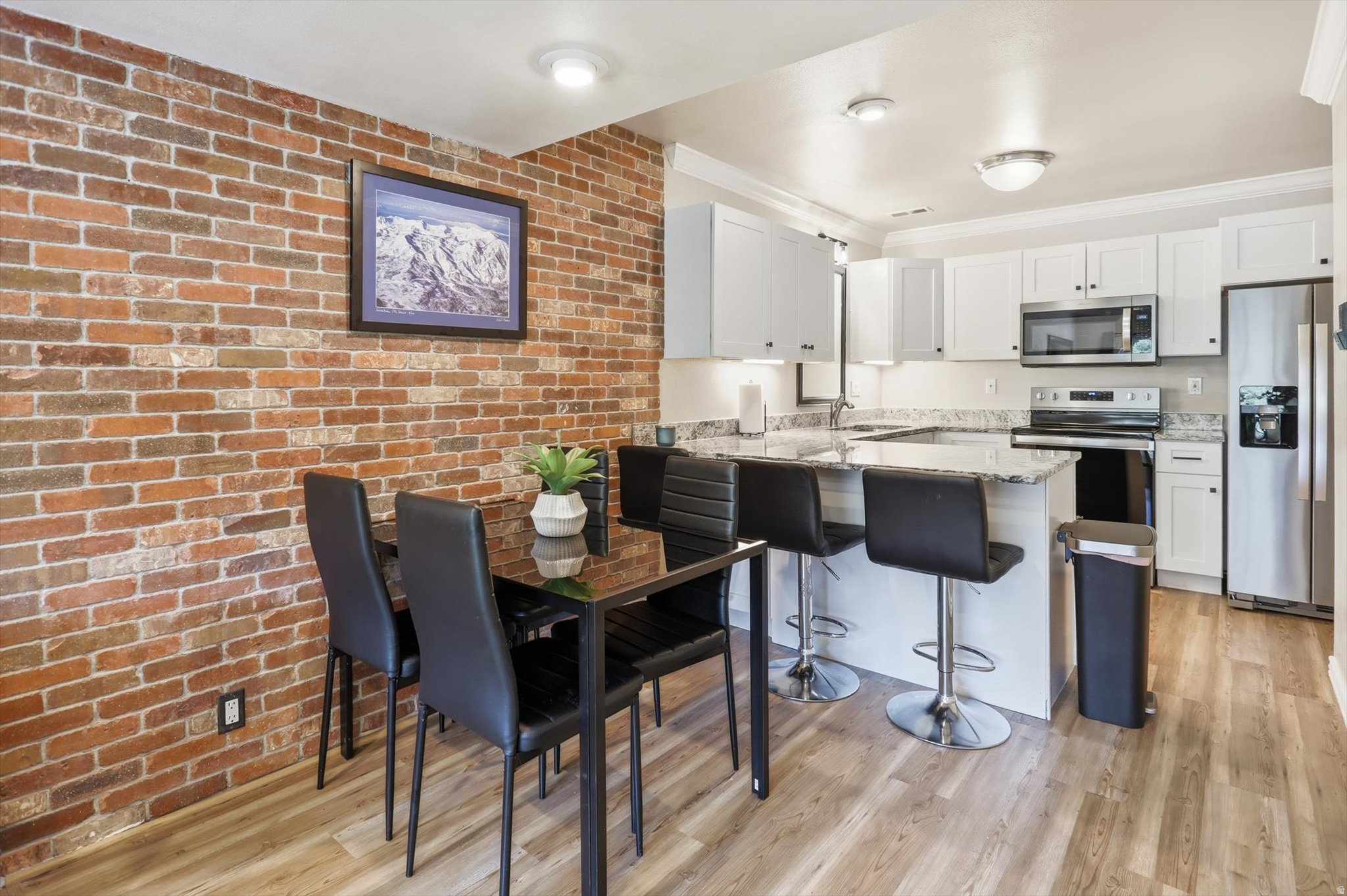 ROYAL OAKS - Residential