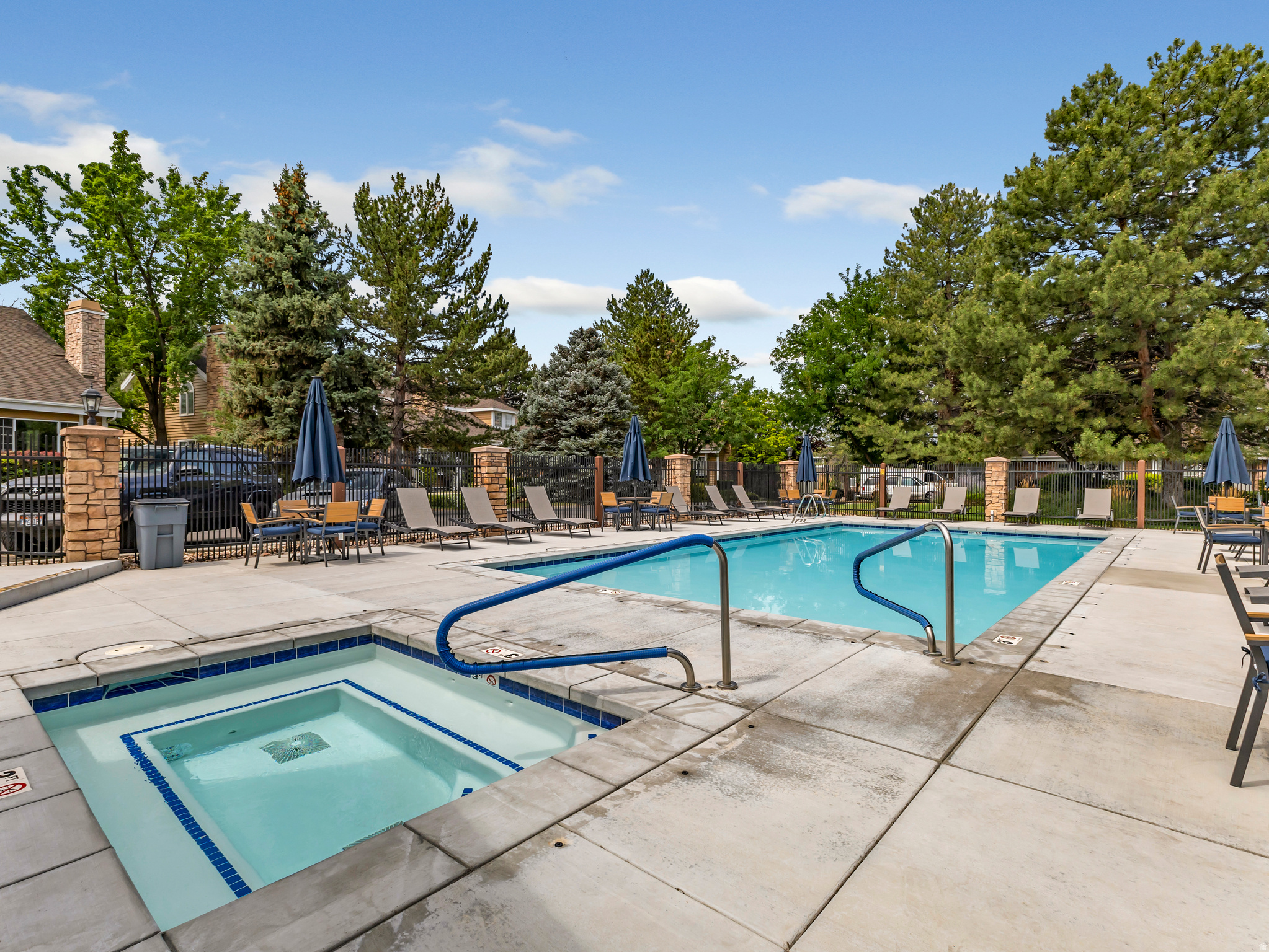 SHADYBROOK CONDM - Residential