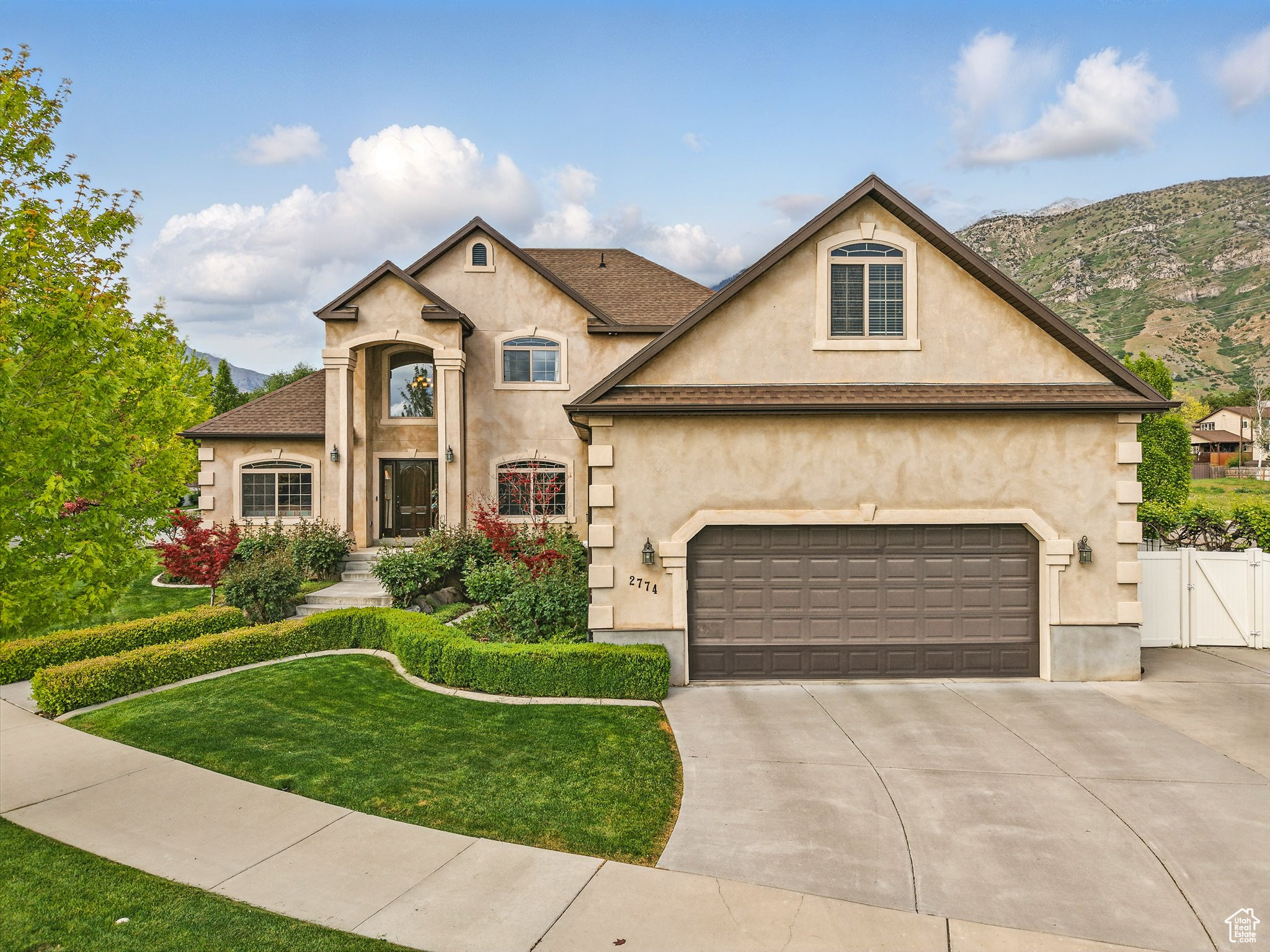 CANYON ROAD - Residential