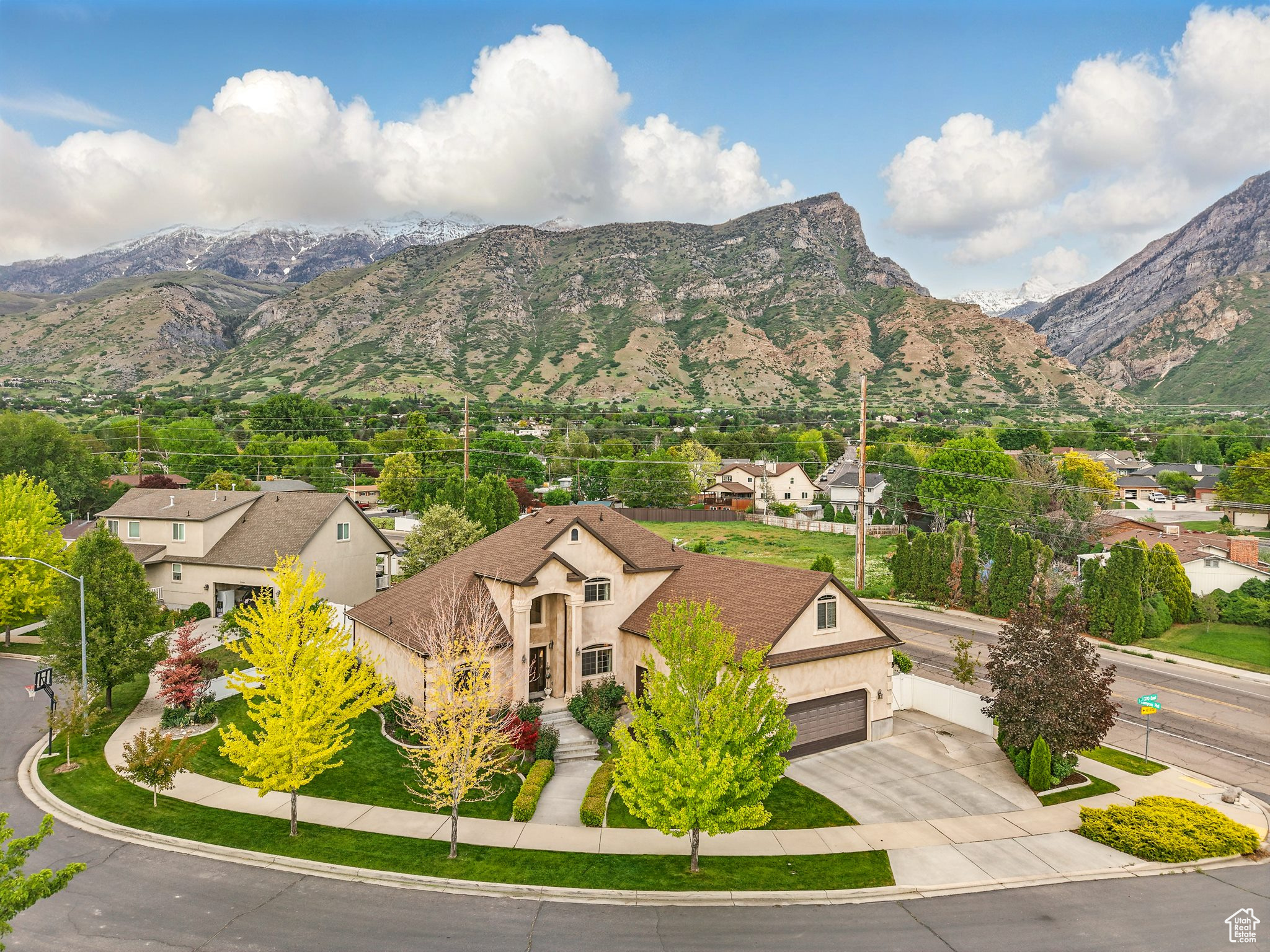 CANYON ROAD - Residential