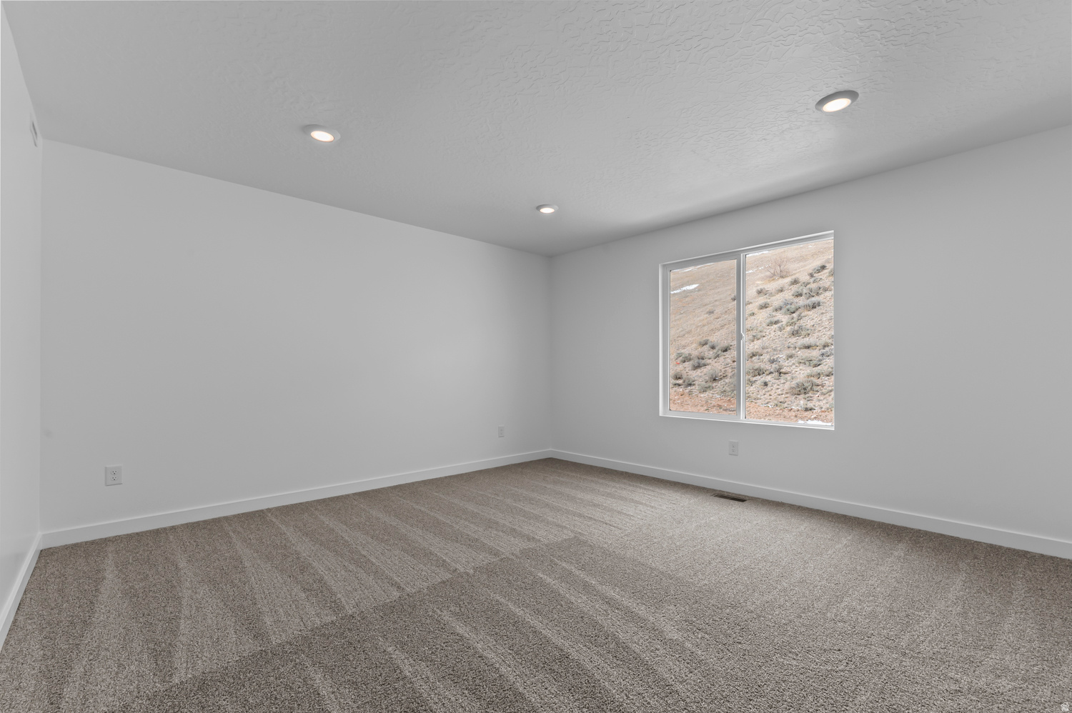 INVERNESS BY D.R. HORTON - Residential