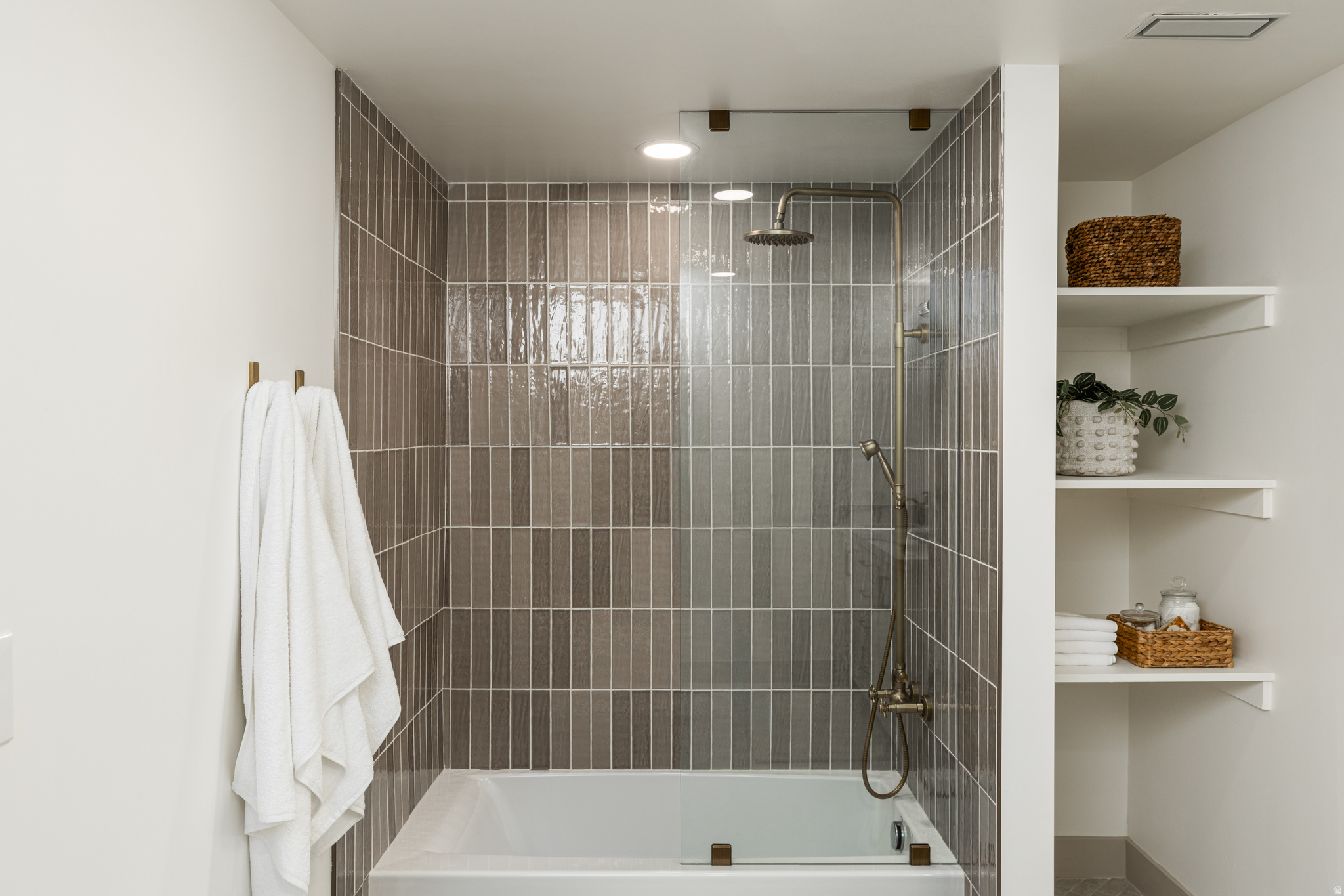 BRIGHTON HILLS - Residential