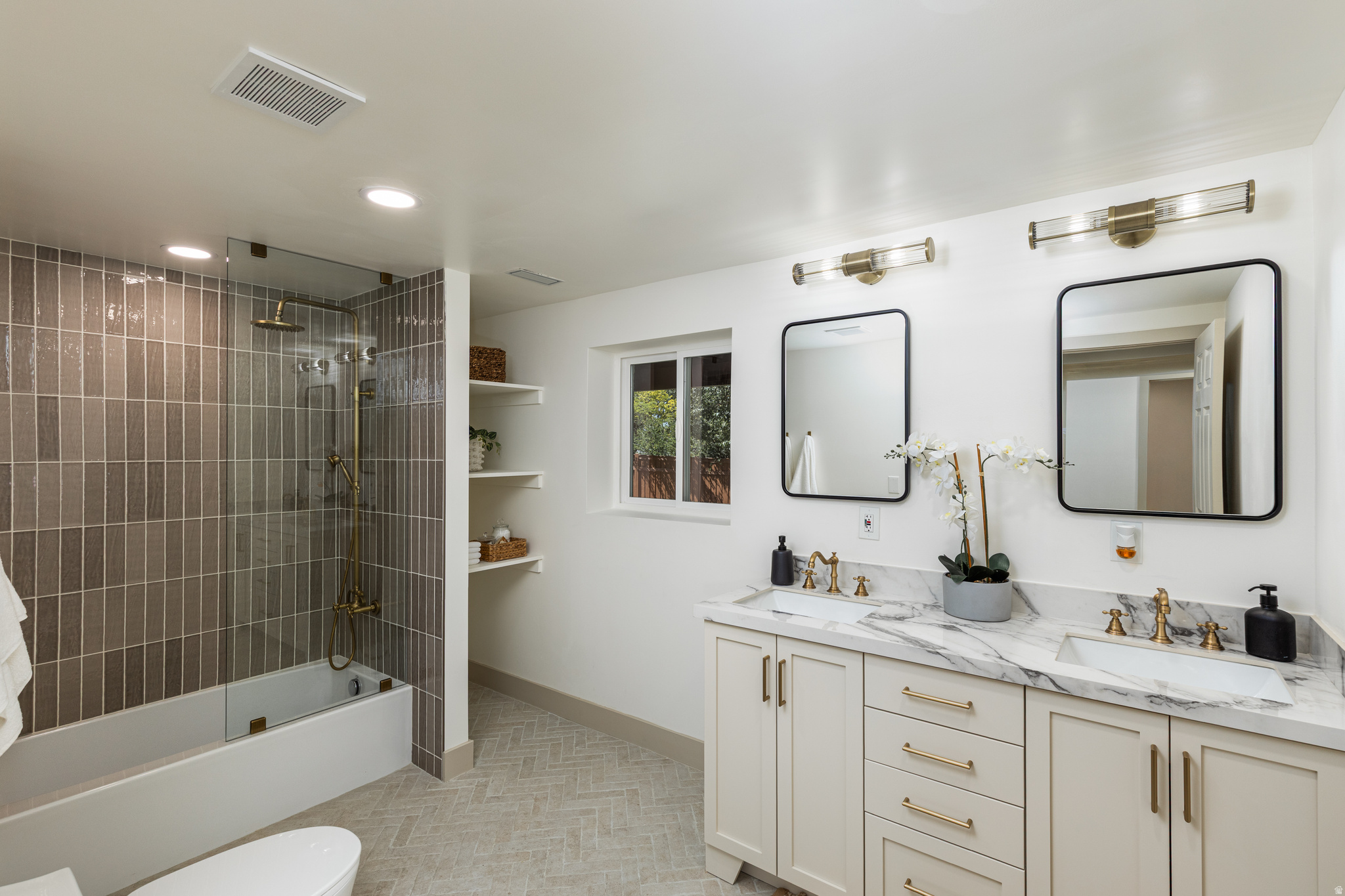 BRIGHTON HILLS - Residential