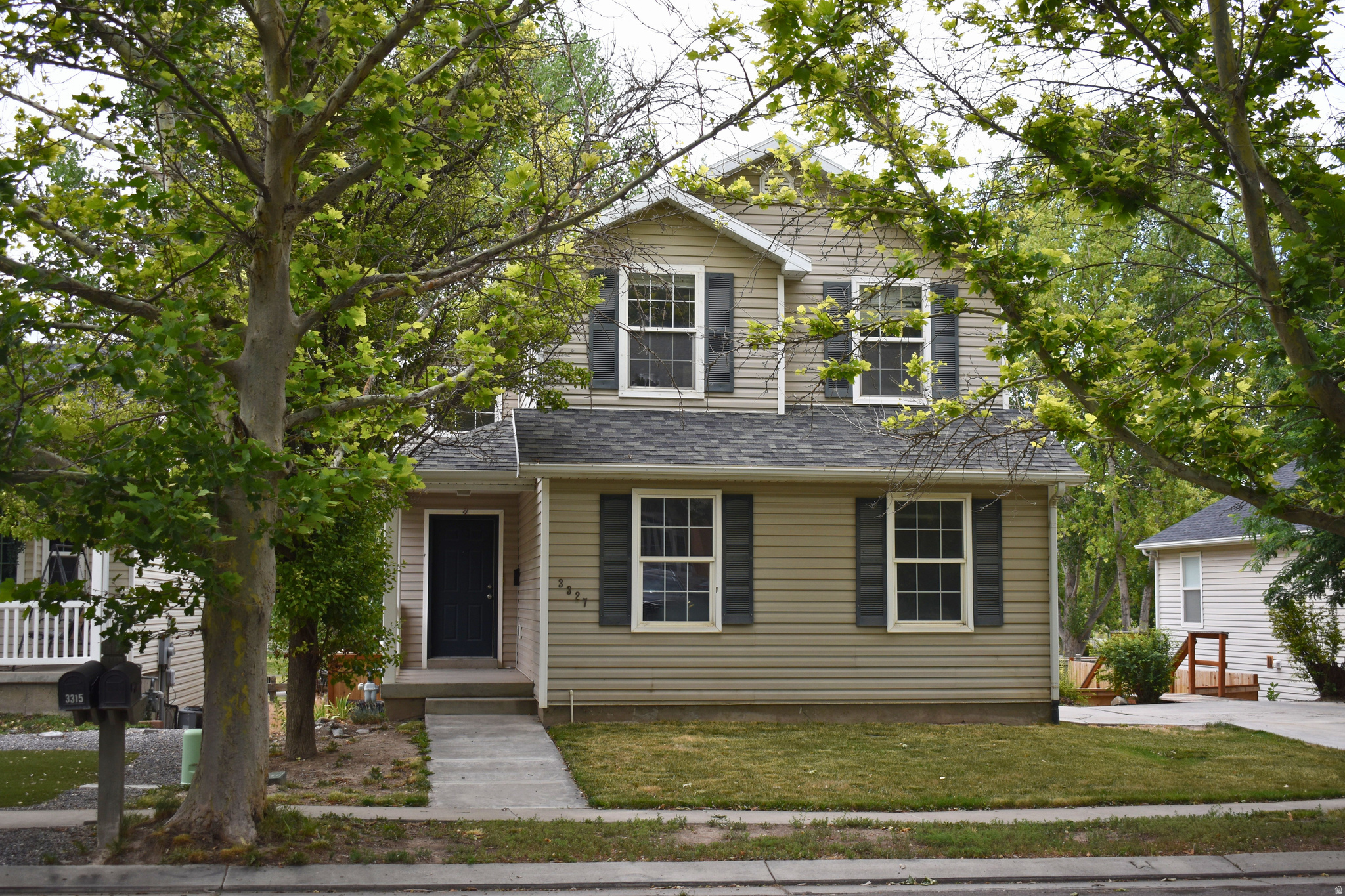 No more Hoa. wonderfully located near a park. Great starter home, or great rental property.Square footage figures are provided as a courtesy estimate only and were obtained from county records .  Buyer is advised to obtain an independent measurement.