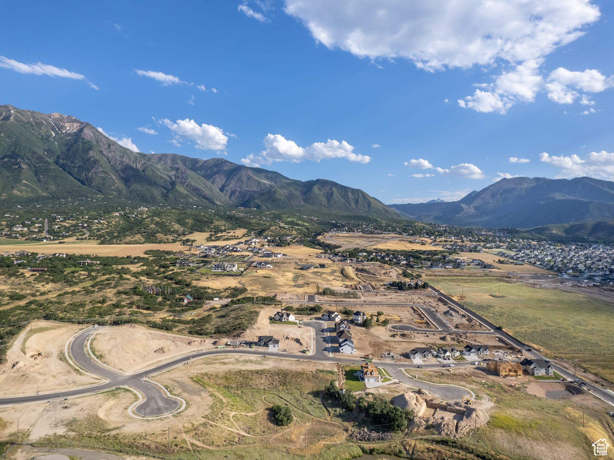 These amazing lots in Salem are available for you today. These lots offer secluded views of the mountains and Utah Valley while giving you the privacy of a small community. Bring your own builder, or ask about building options!
