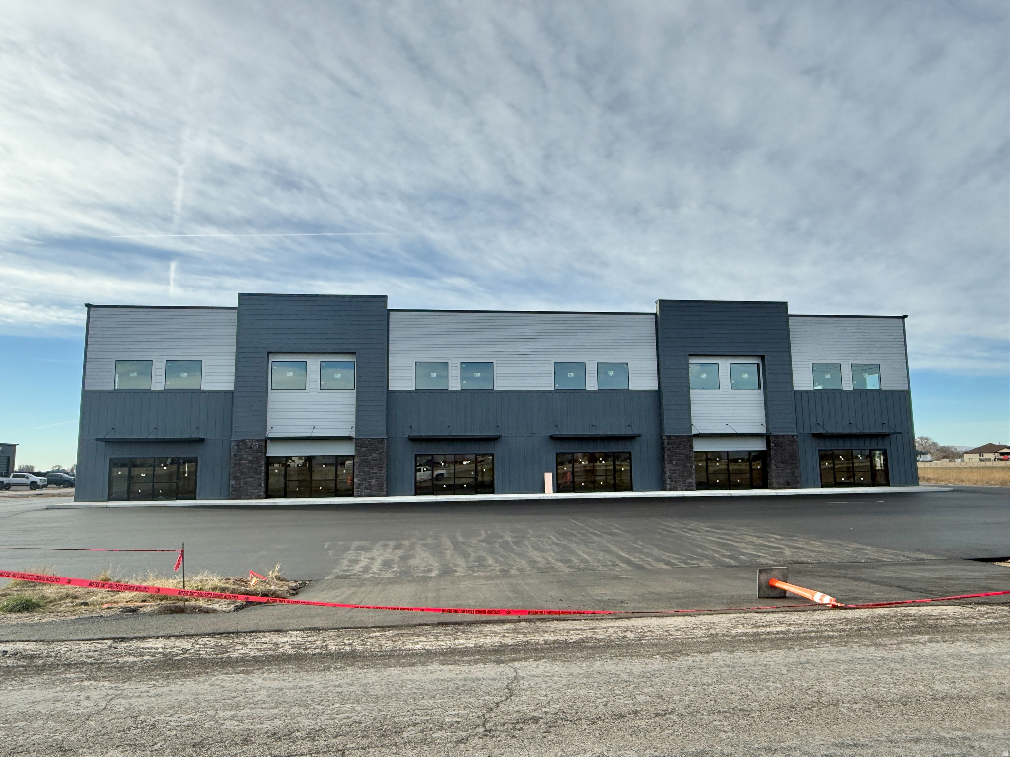 ELWOOD CROSSING - Commercial Lease