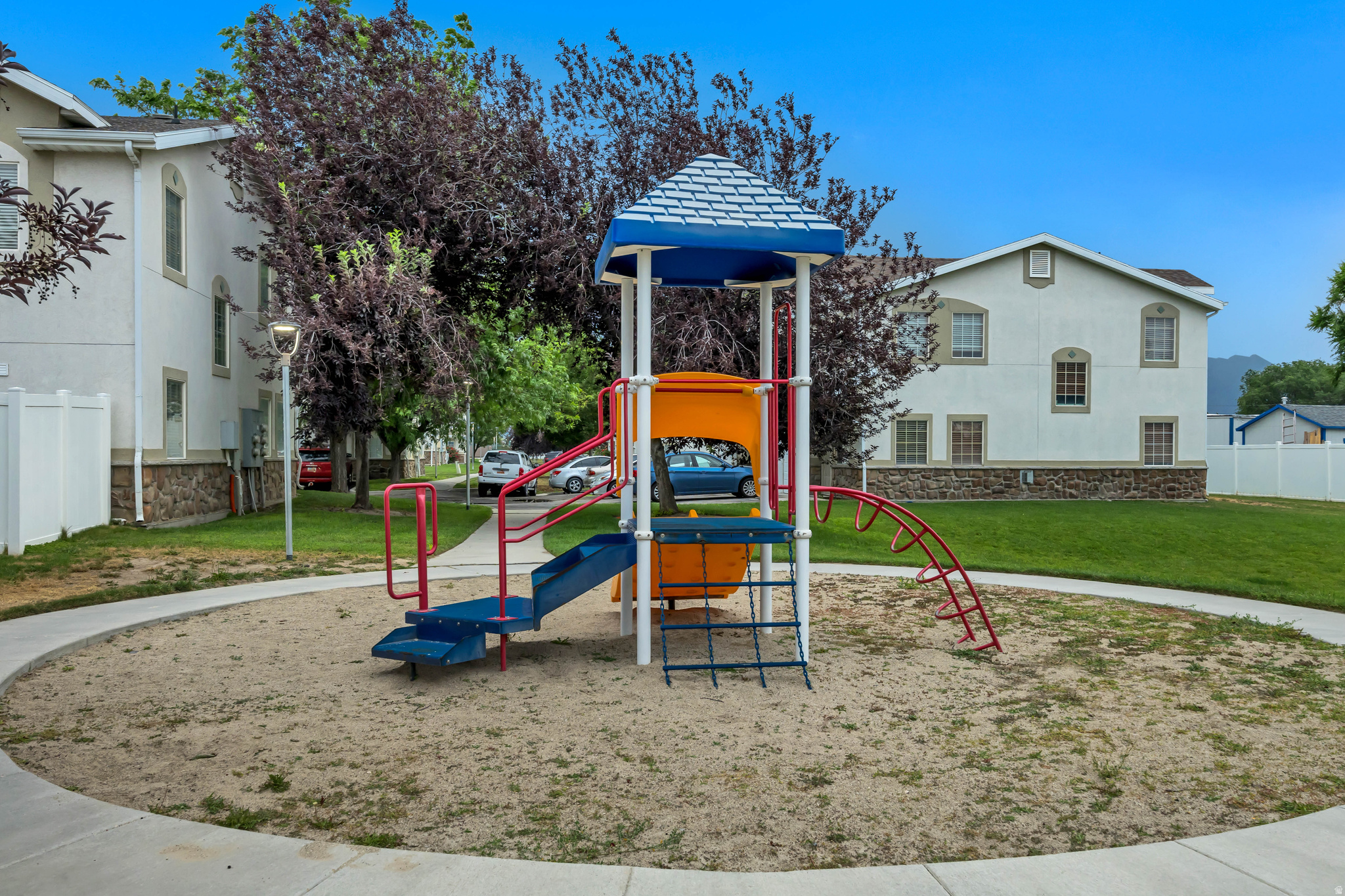 COMPASS RENAISSANCE - Residential