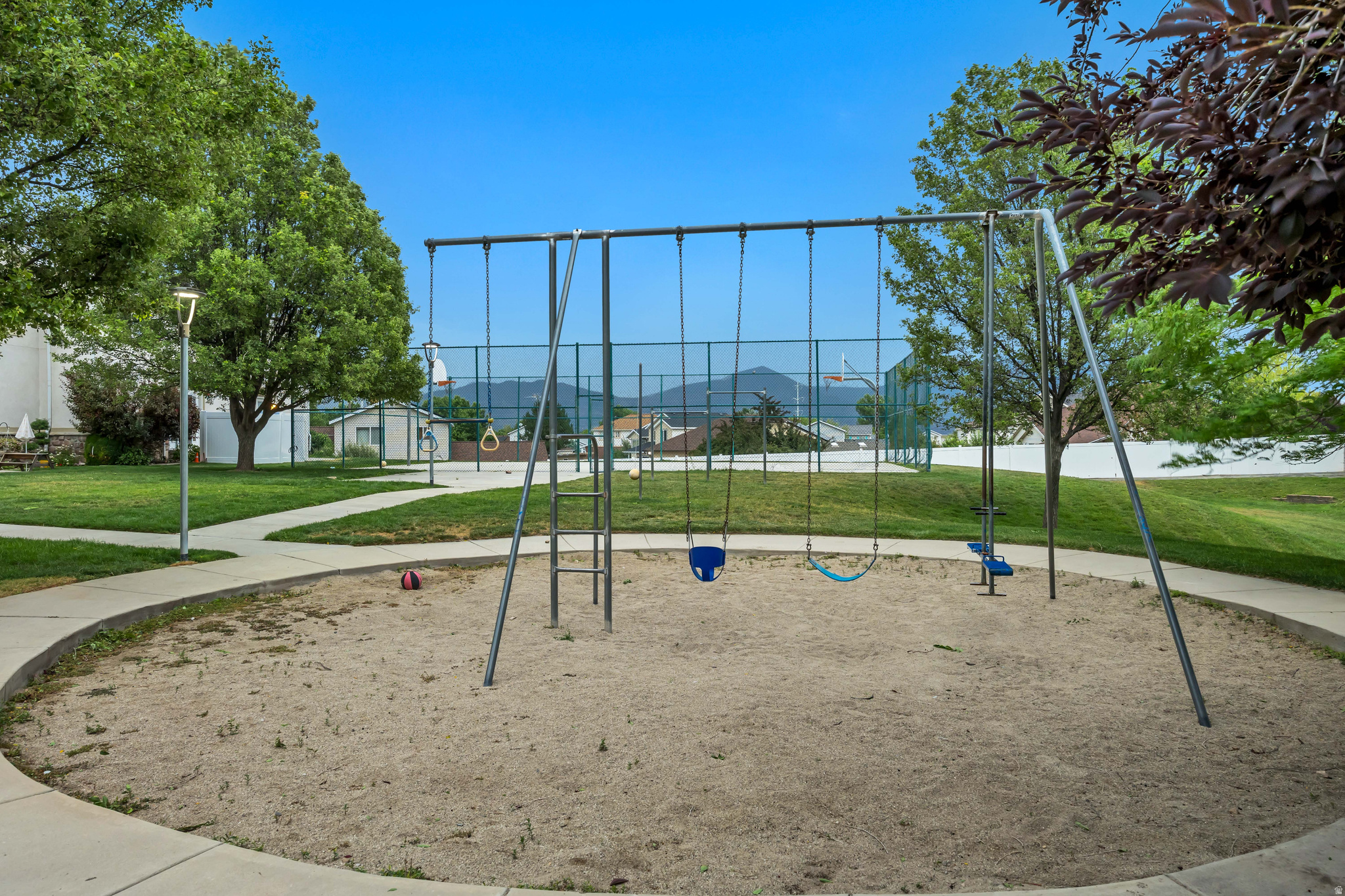 COMPASS RENAISSANCE - Residential