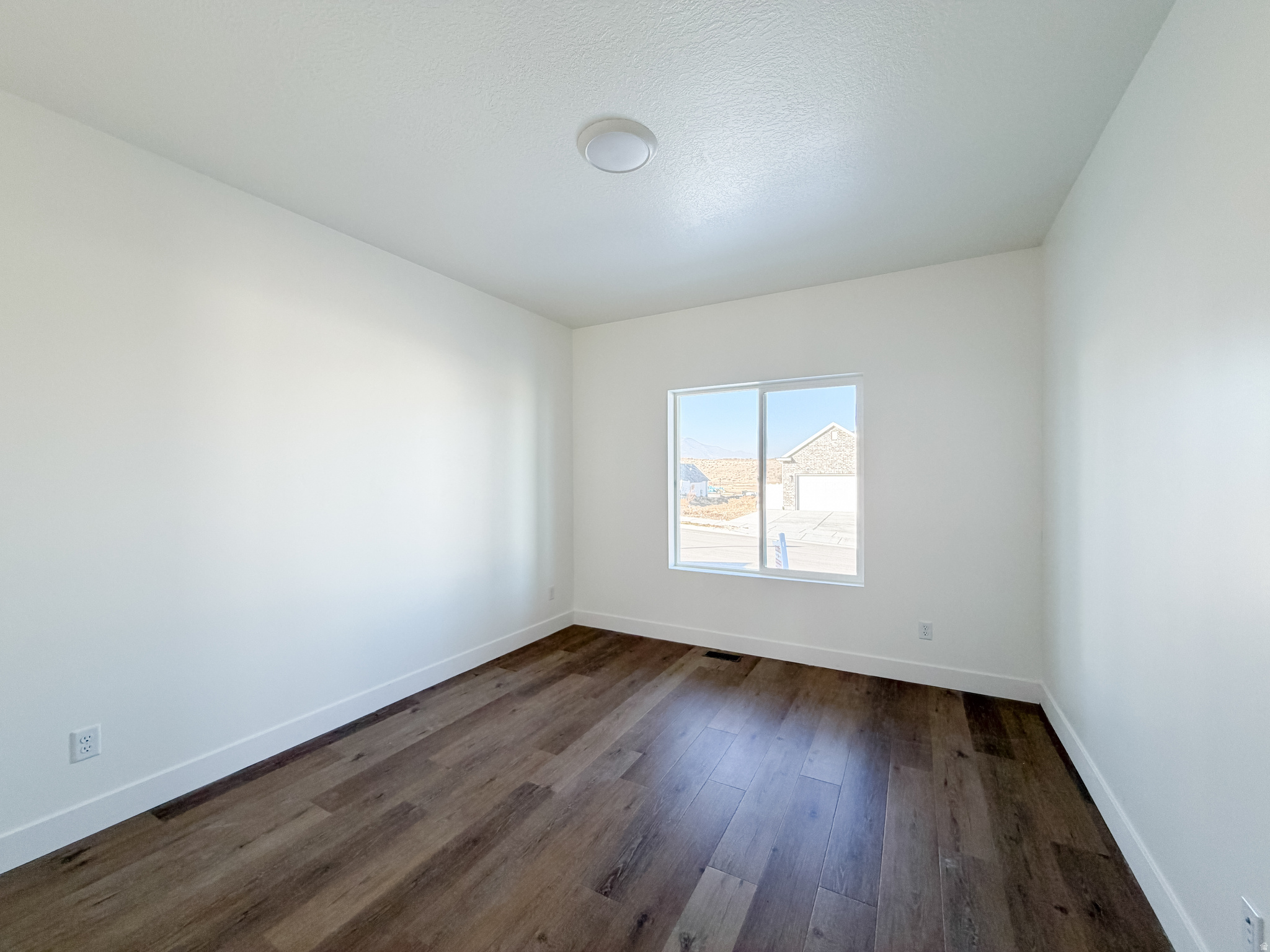 HIDDEN OAKS - Residential