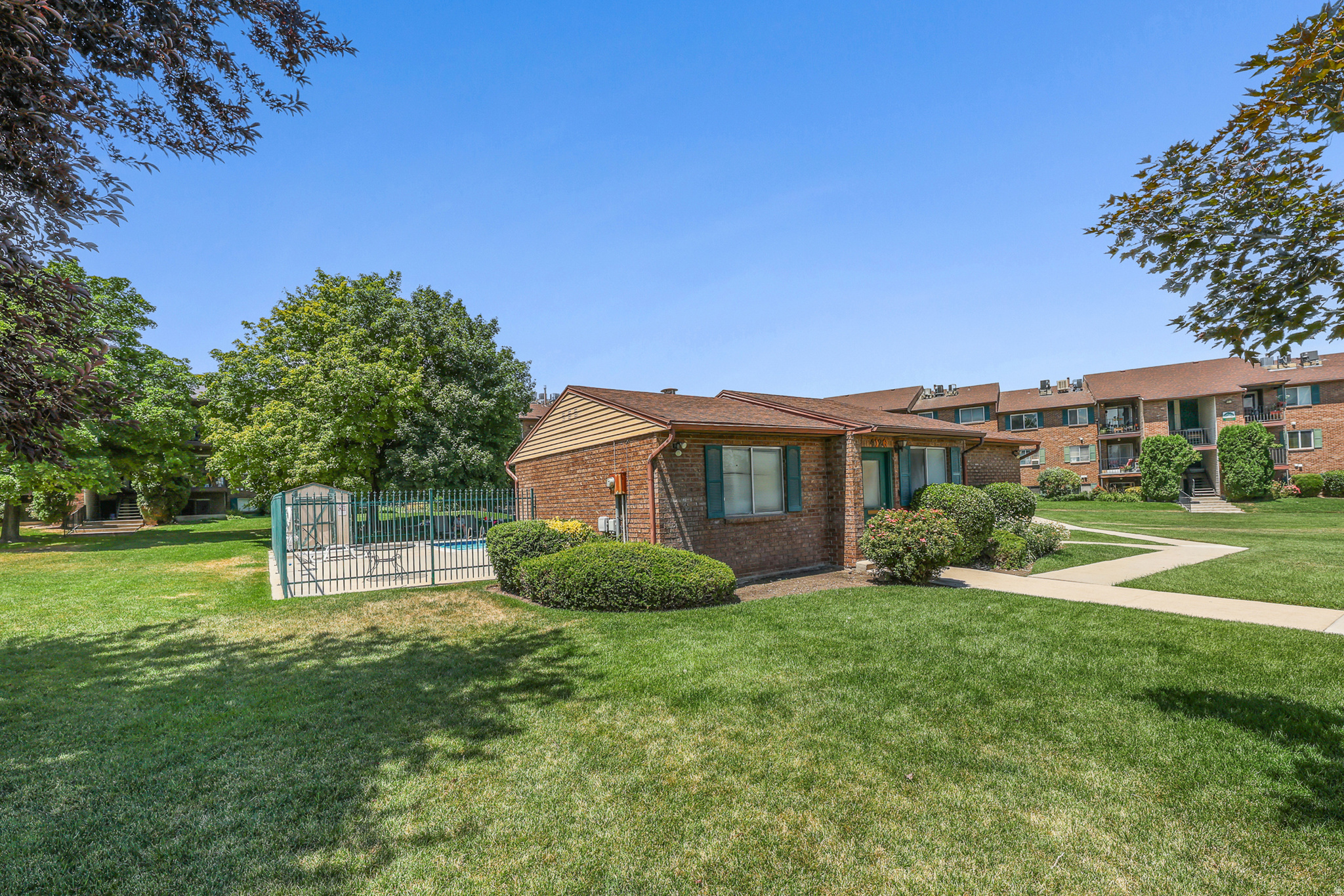 MEADOWS - Residential