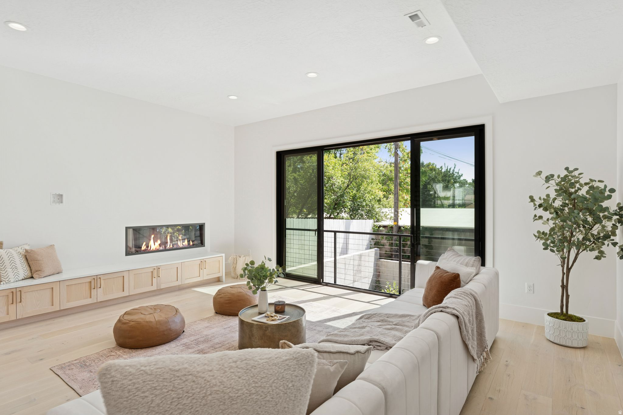 3RD AVENUE TOWNHOMES - Residential