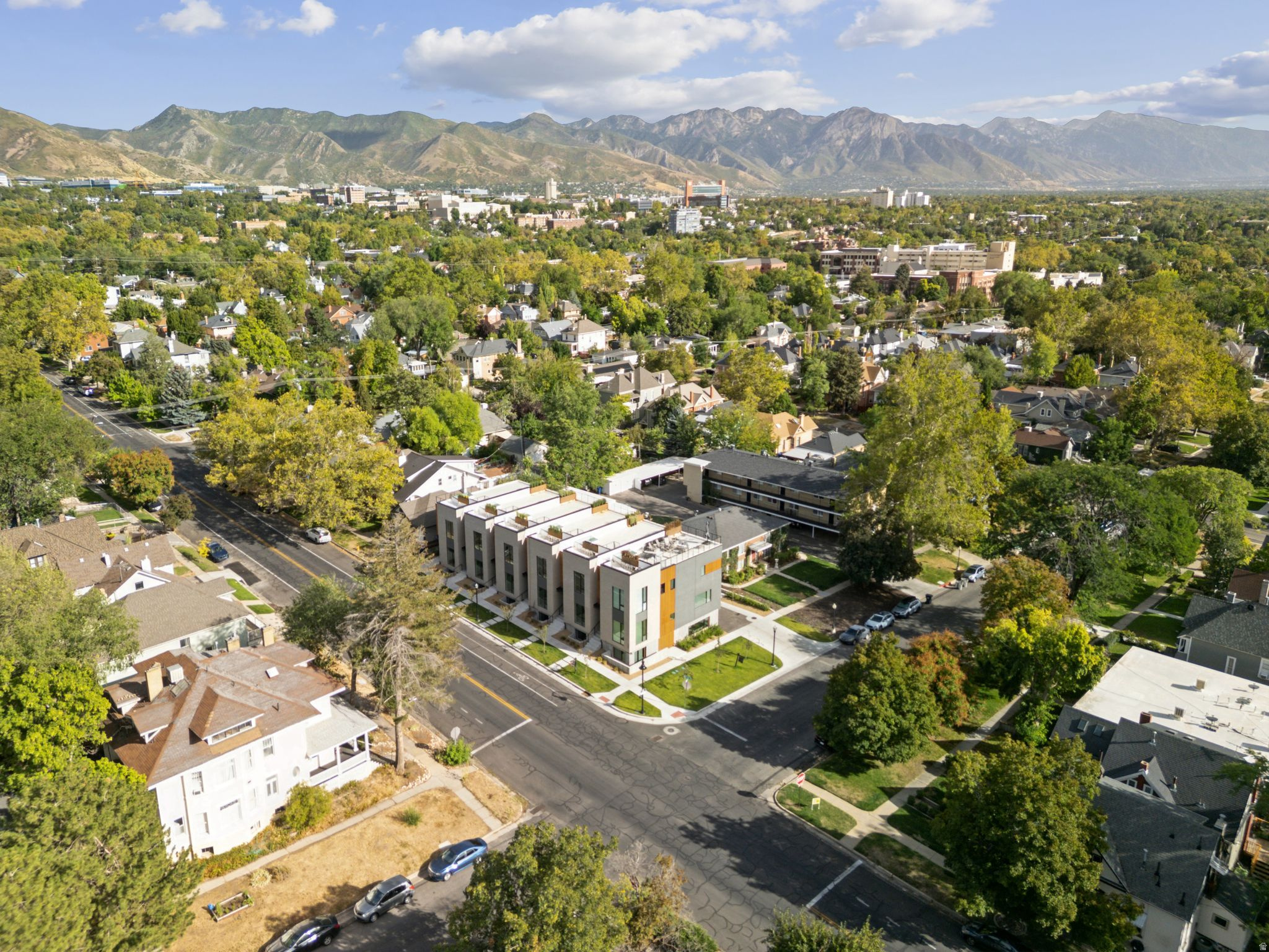 3RD AVENUE TOWNHOMES - Residential
