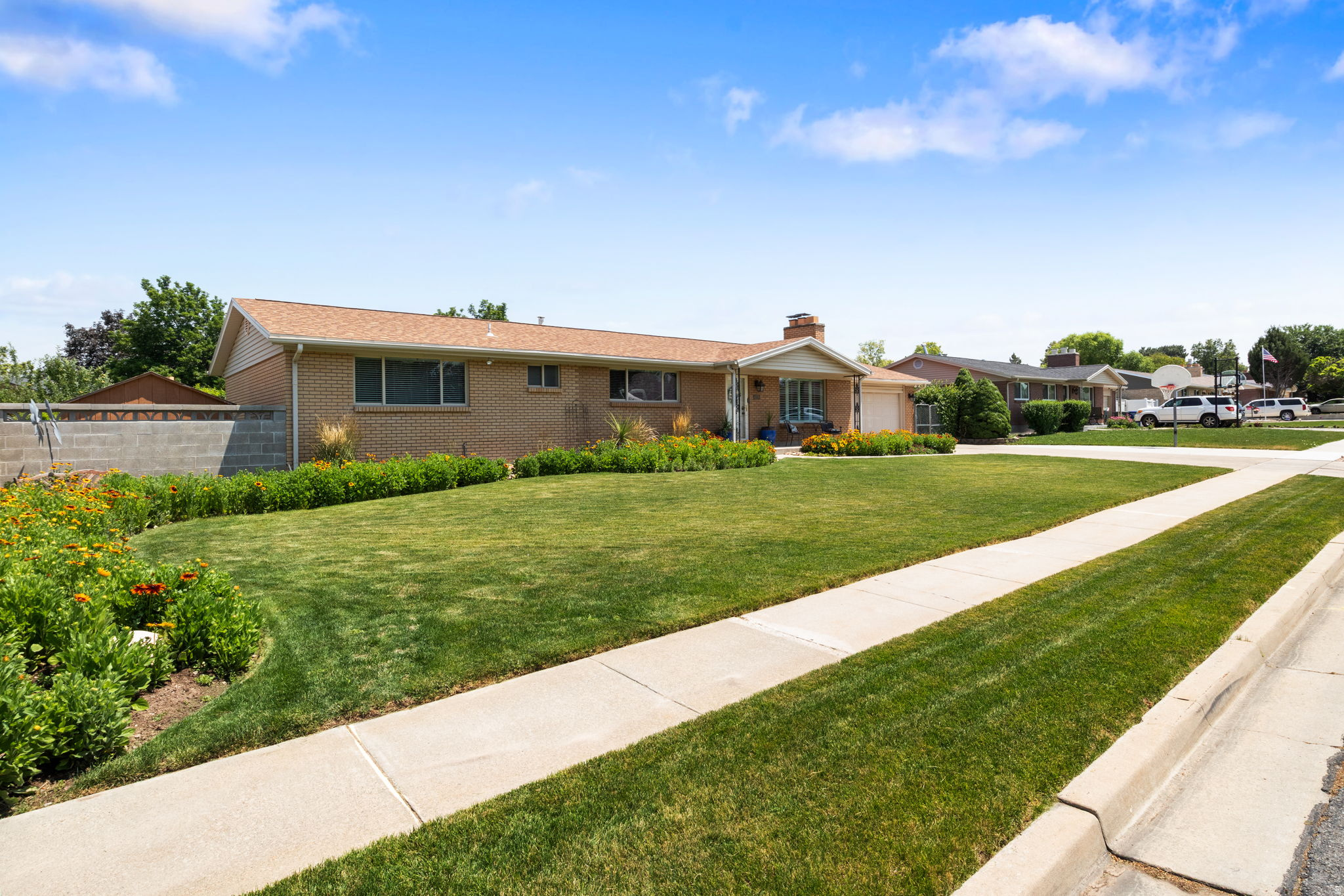 COLONY WEST #8 - Residential